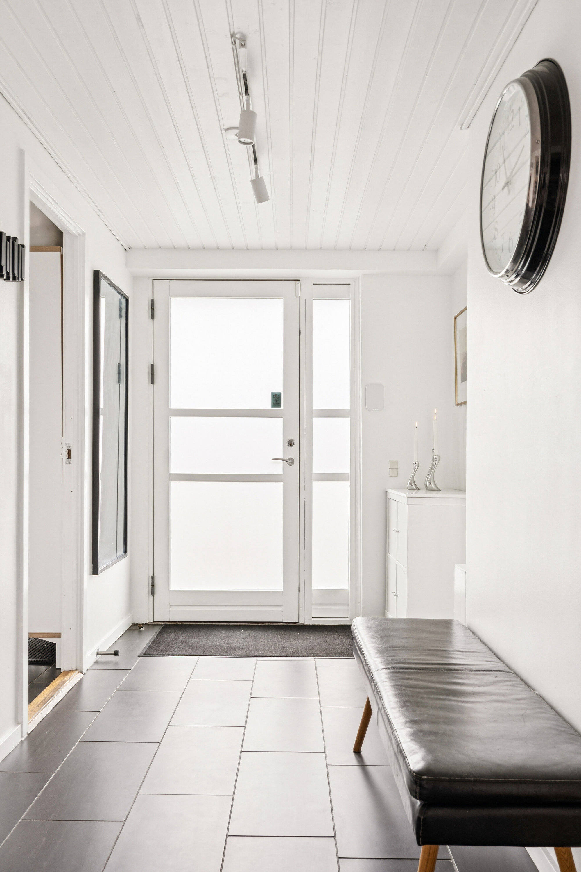 Fremhævet gang billede i fuldskærmstilstand. Billede af Blåbærvænget 20, Appenæs, 4700 Næstved