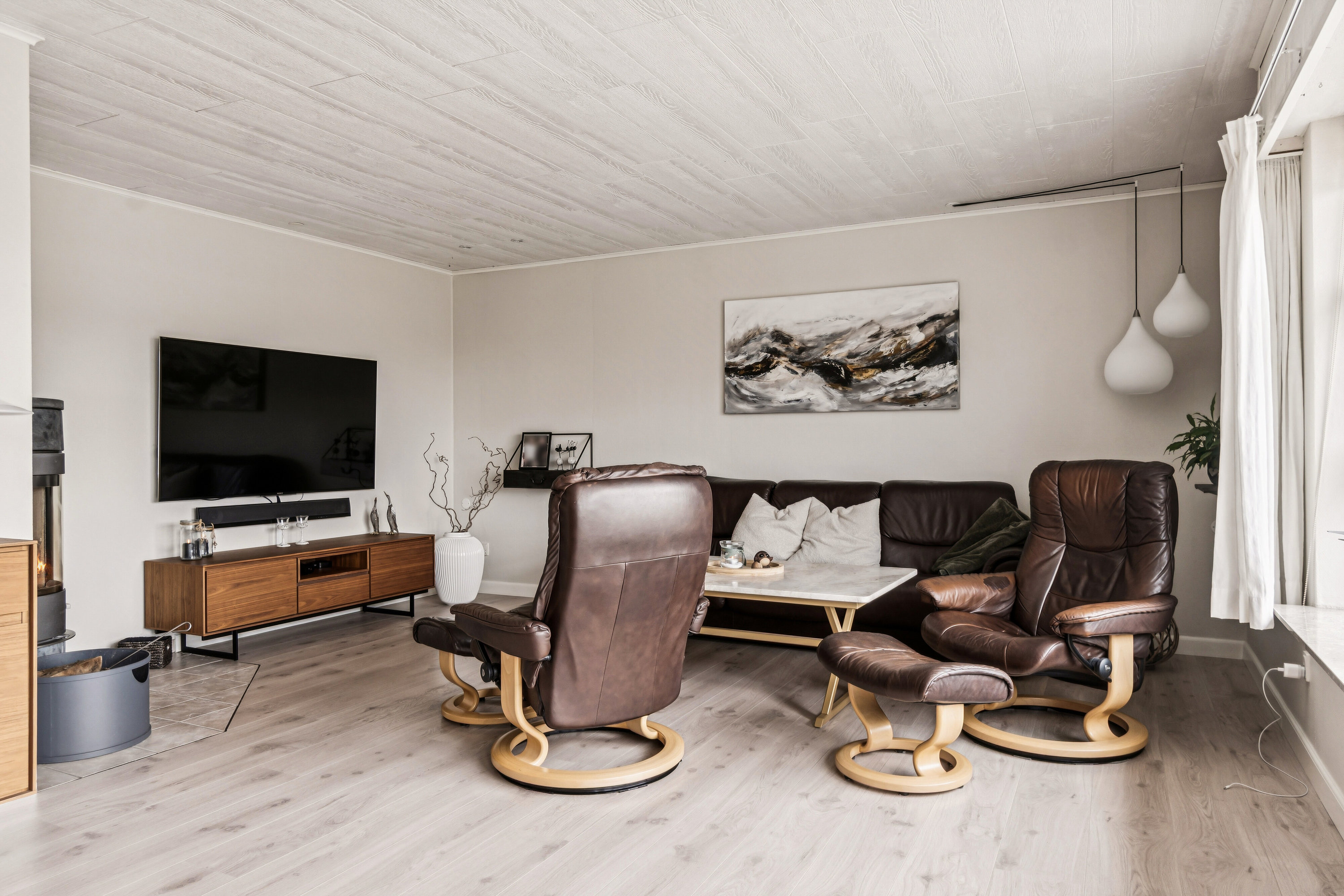 Fremhævet stue billede i fuldskærmstilstand. Billede af Kastanievej 2, 4773 Stensved