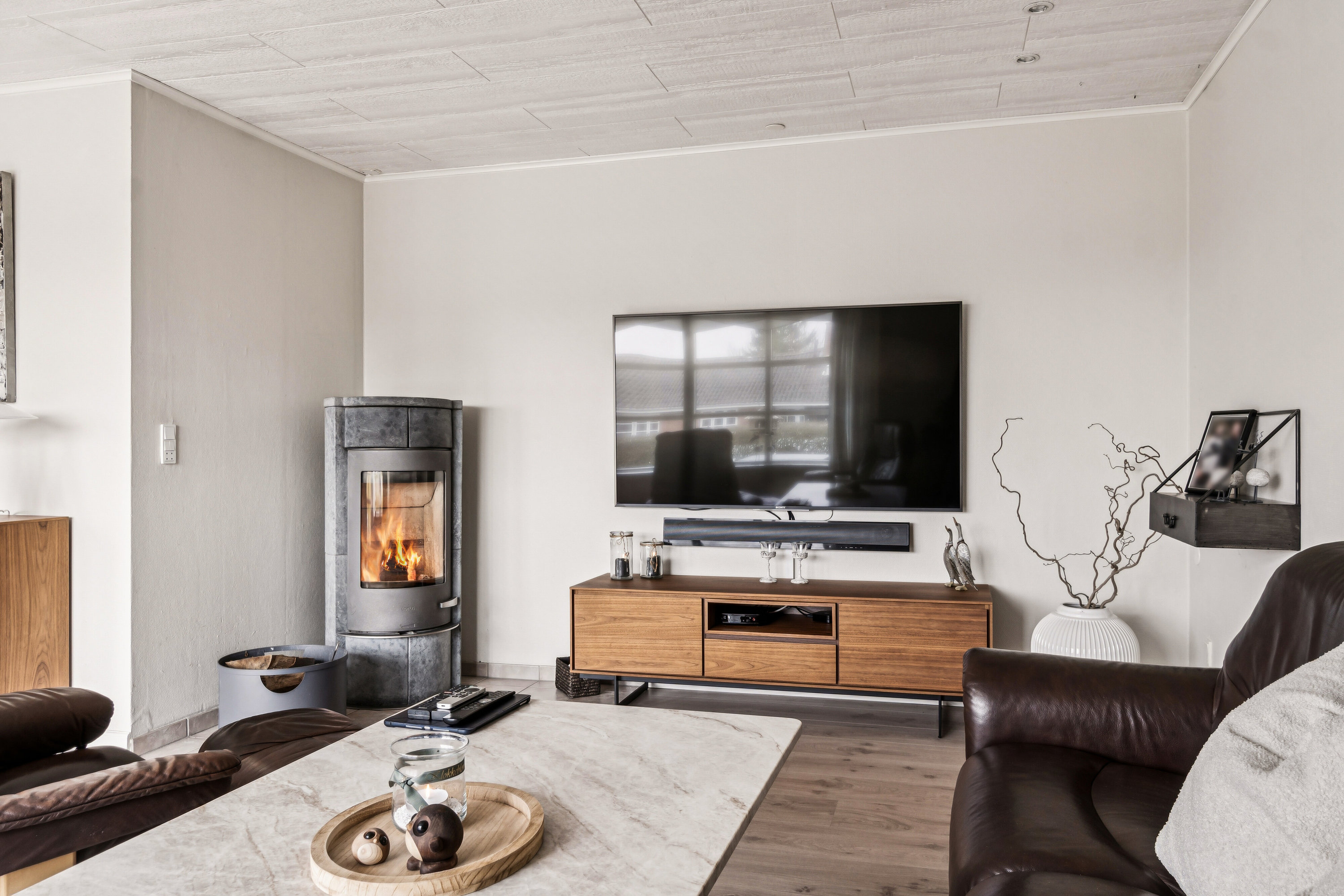 Fremhævet stue billede i fuldskærmstilstand. Billede af Kastanievej 2, 4773 Stensved