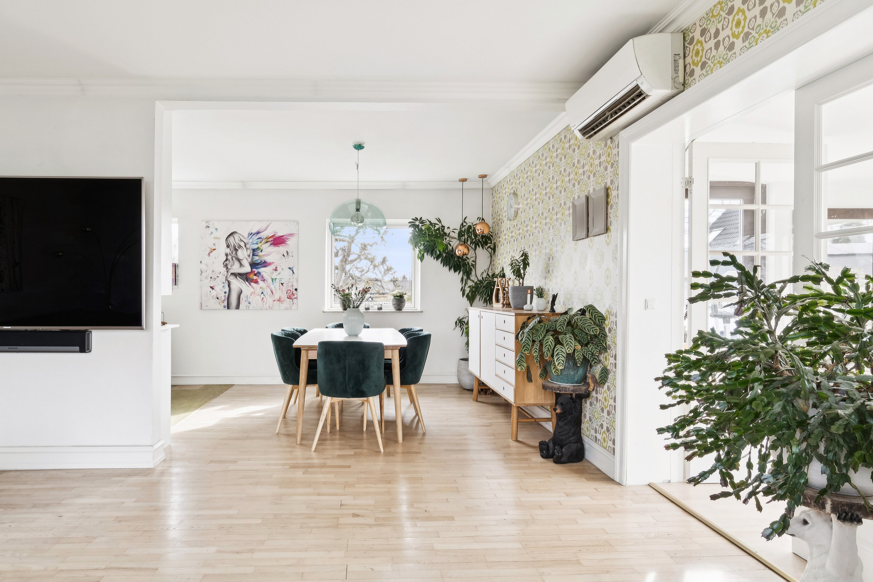 Fremhævet spisestue billede i fuldskærmstilstand. Billede af Henry Heerups Vej 21, 2610 Rødovre