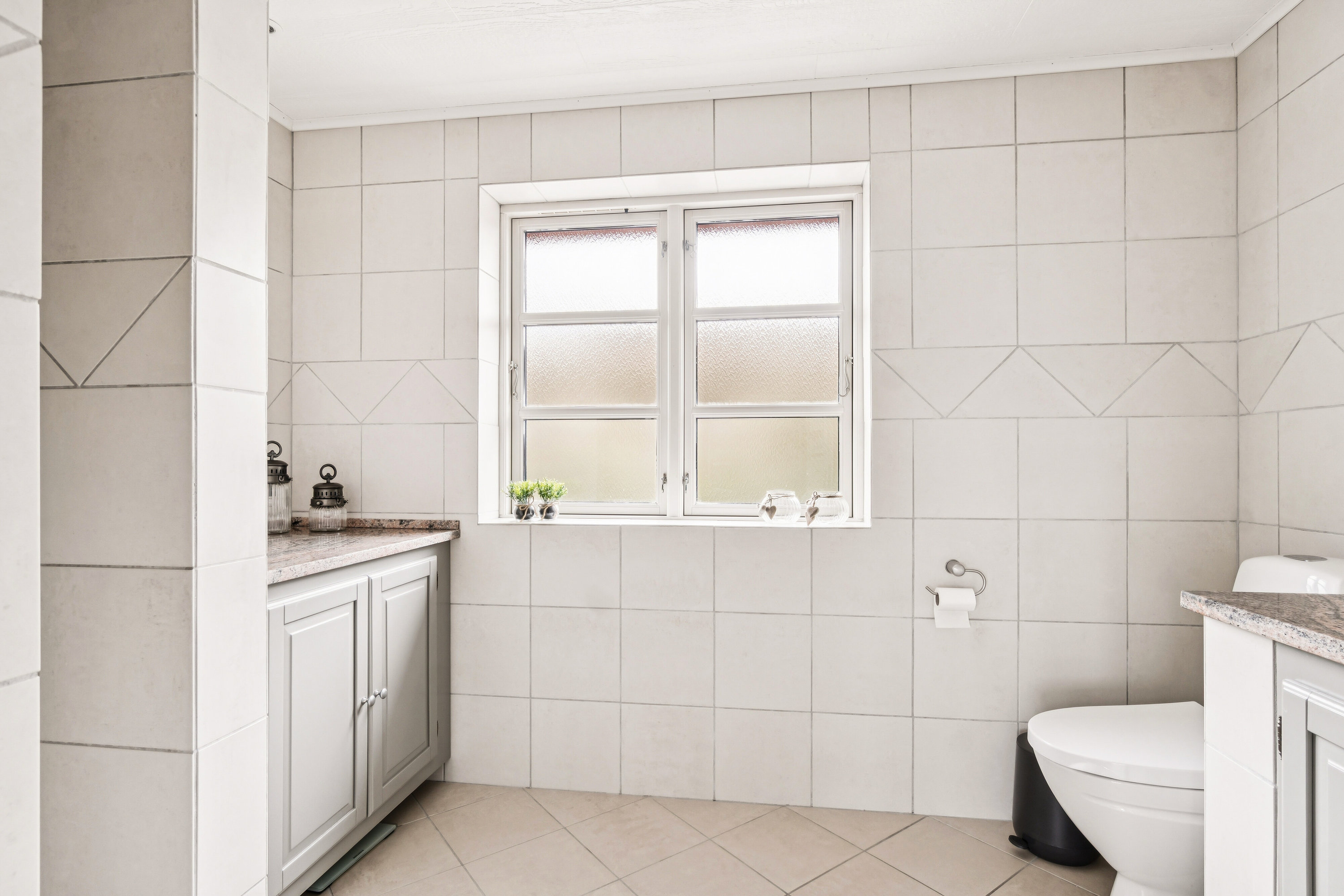 Fremhævet badeværelse billede i fuldskærmstilstand. Billede af Kastanievej 2, 4773 Stensved