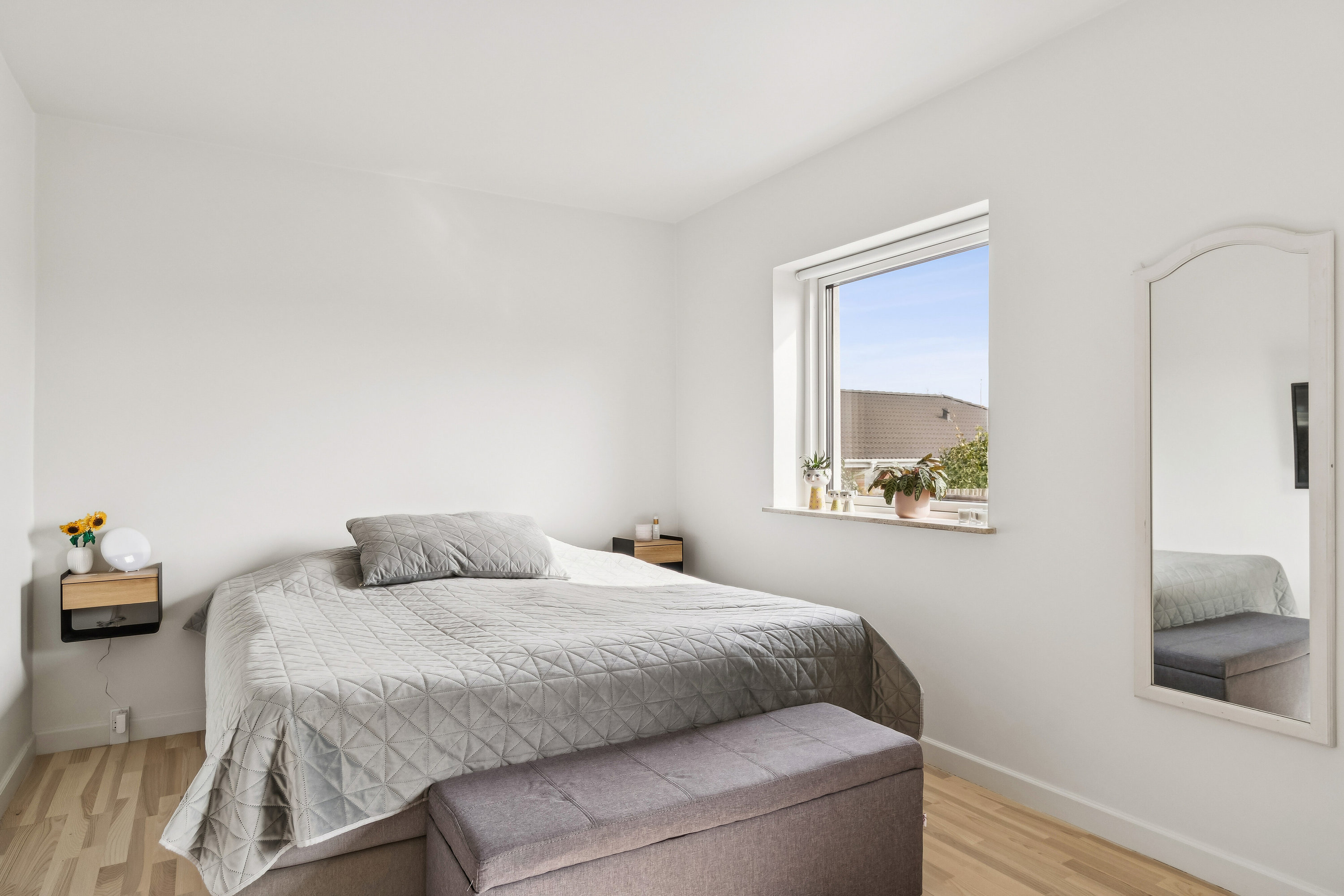 Fremhævet soveværelse billede i fuldskærmstilstand. Billede af Henry Heerups Vej 21, 2610 Rødovre