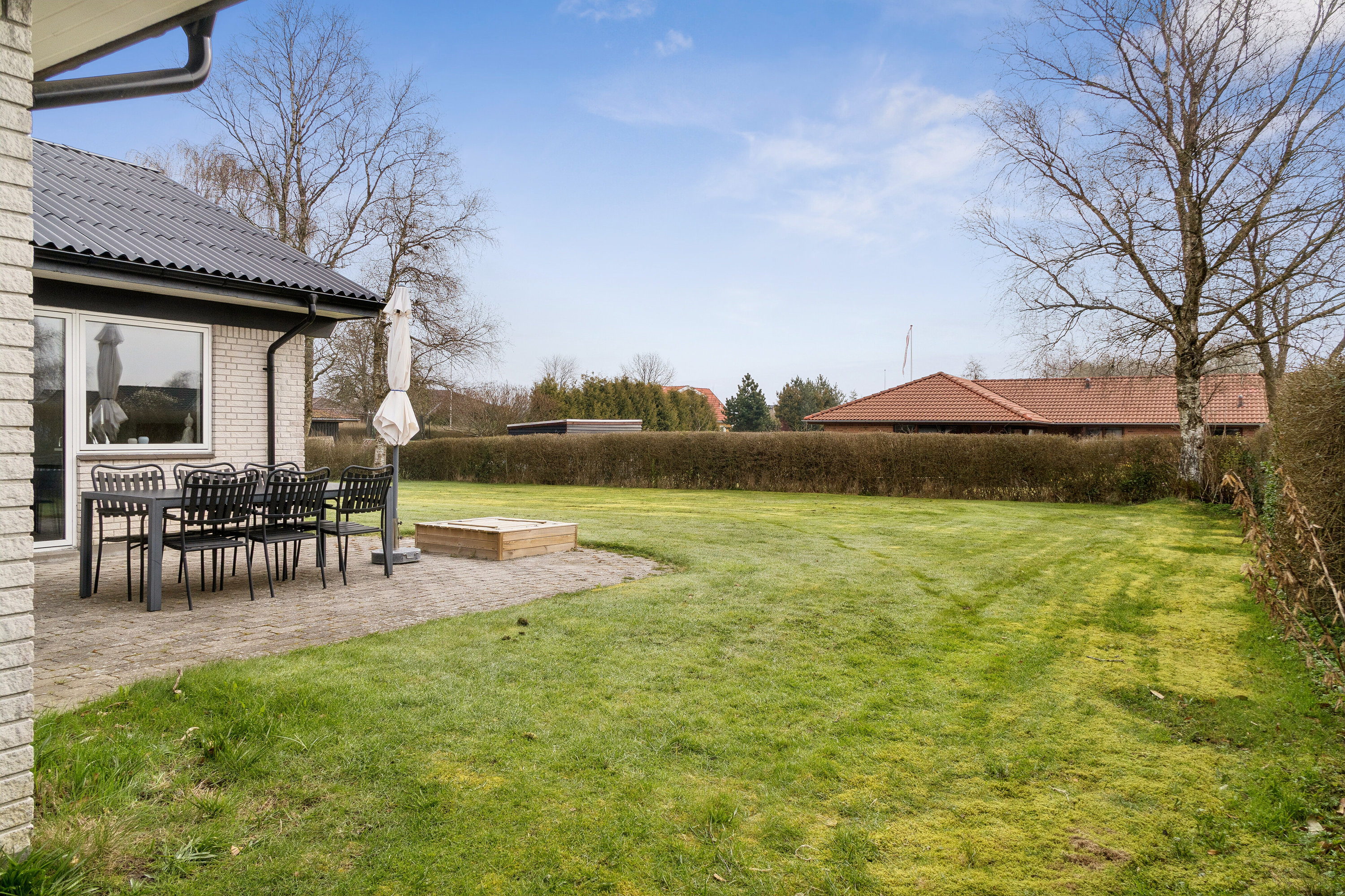 Fremhævet overdækket terrasse billede i fuldskærmstilstand. Billede af Skærskovvænget 23, 8600 Silkeborg