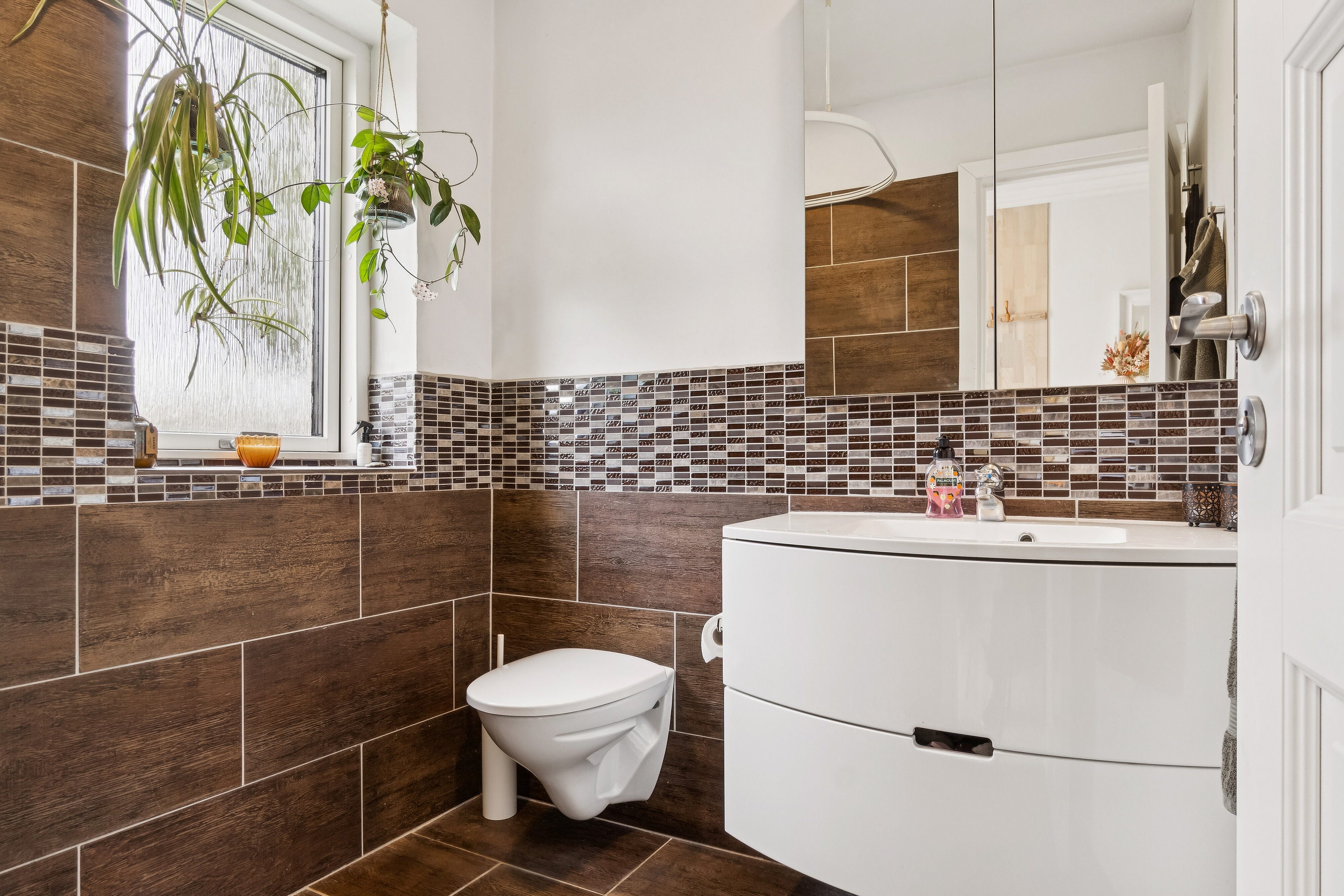 Fremhævet badeværelse billede i fuldskærmstilstand. Billede af Henry Heerups Vej 21, 2610 Rødovre