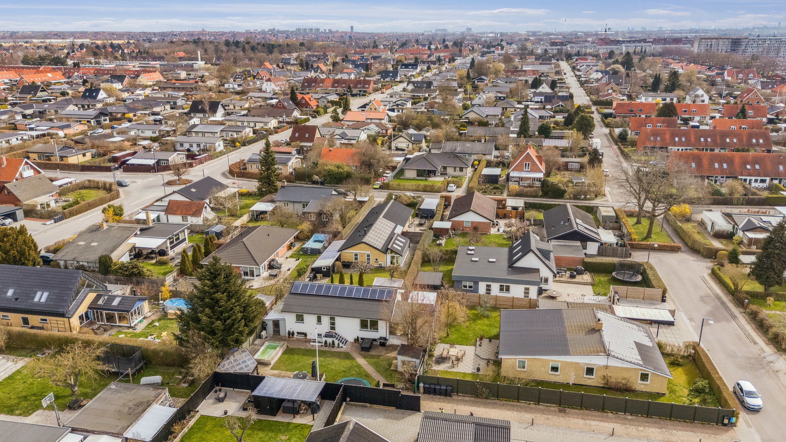 Fremhævet luftfoto billede i fuldskærmstilstand. Billede af Henry Heerups Vej 21, 2610 Rødovre