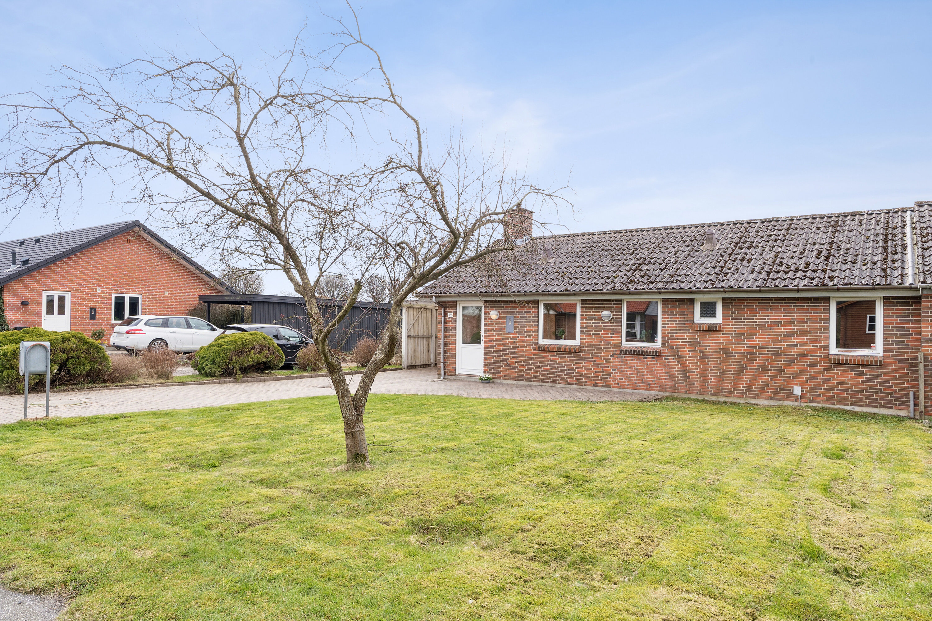 Fremhævet set fra haven billede i fuldskærmstilstand. Billede af Tørrepladsen 27, Thorning, 8620 Kjellerup