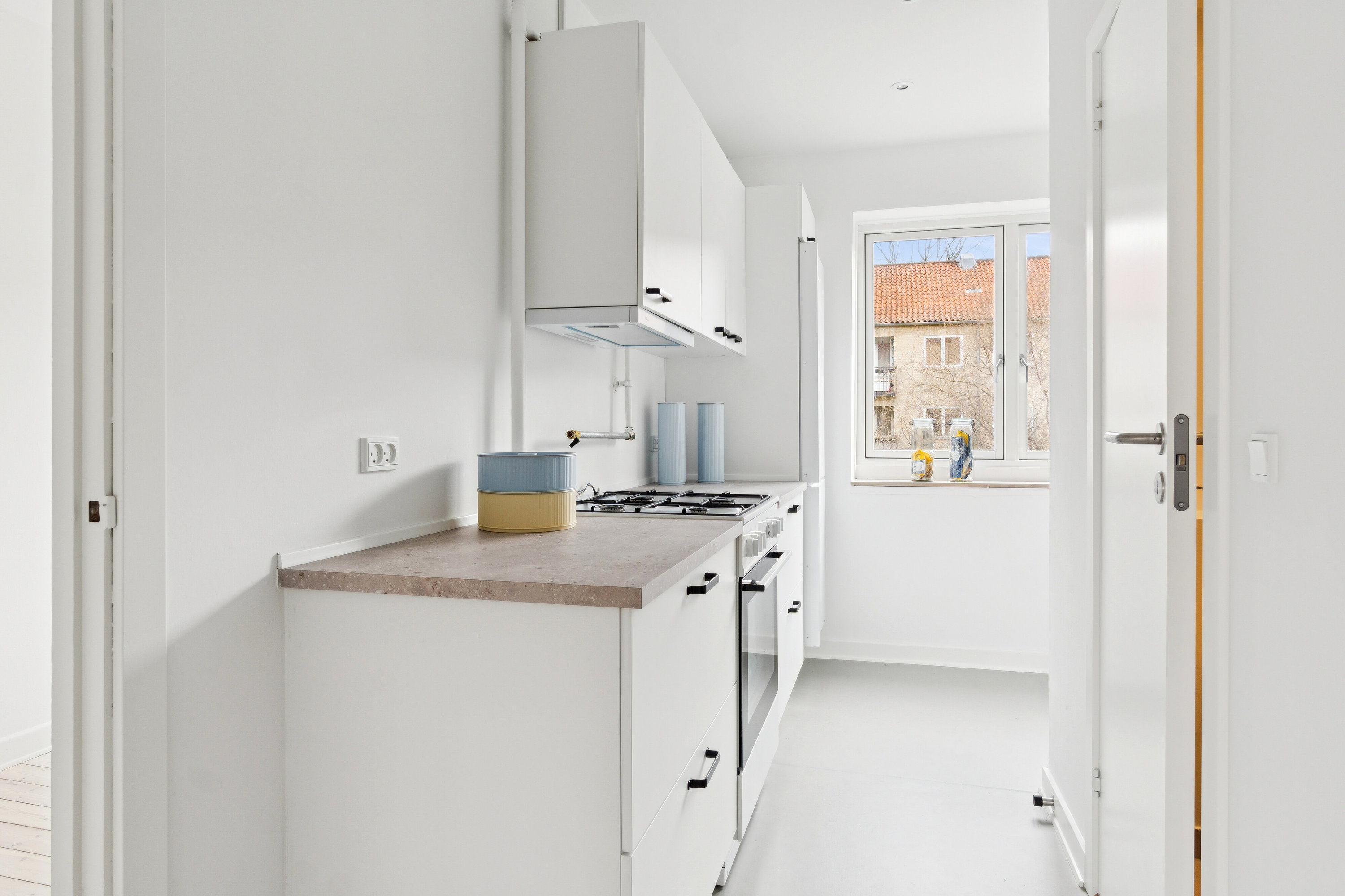 Fremhævet køkken billede i fuldskærmstilstand. Billede af Frederiksdalsvej 103C, 1. th., 2830 Virum