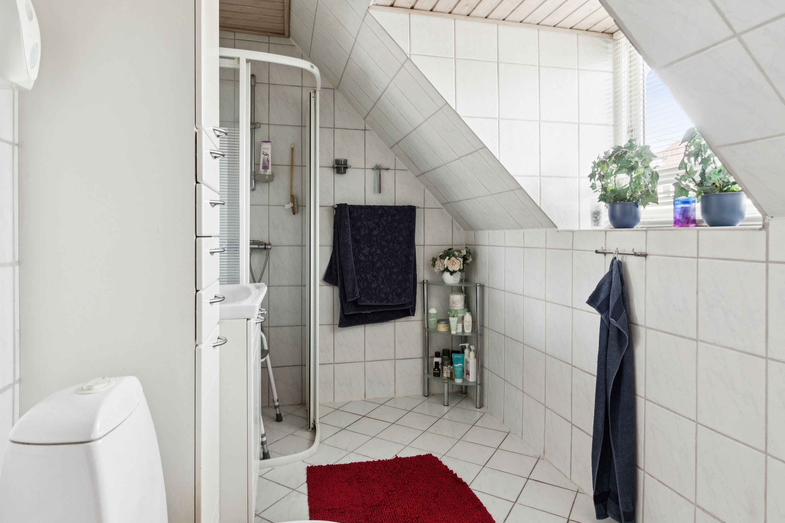 Fremhævet badeværelse billede i fuldskærmstilstand. Billede af Slotsherrensvej 247B, 2610 Rødovre