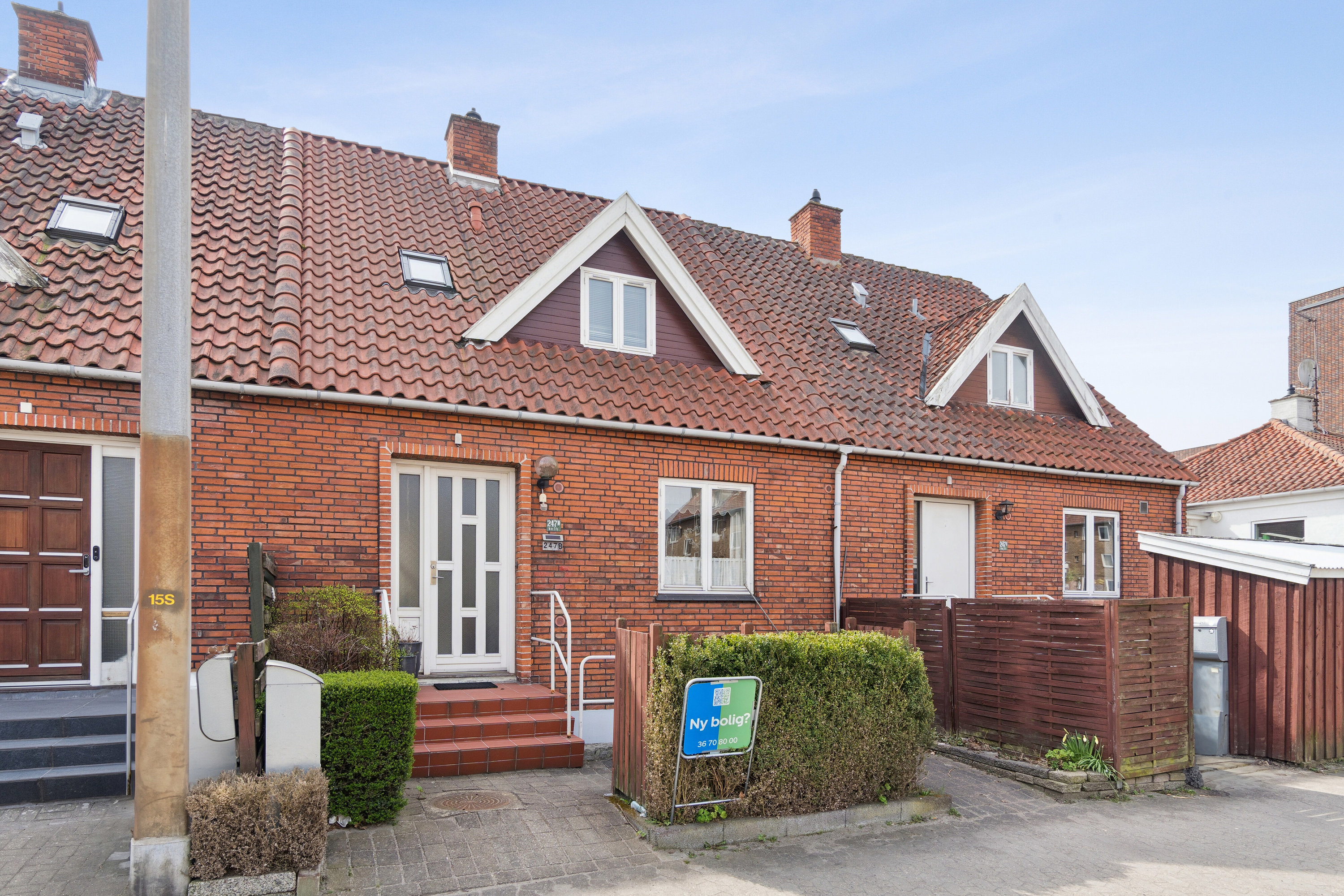 Fremhævet set fra vejen billede i fuldskærmstilstand. Billede af Slotsherrensvej 247B, 2610 Rødovre