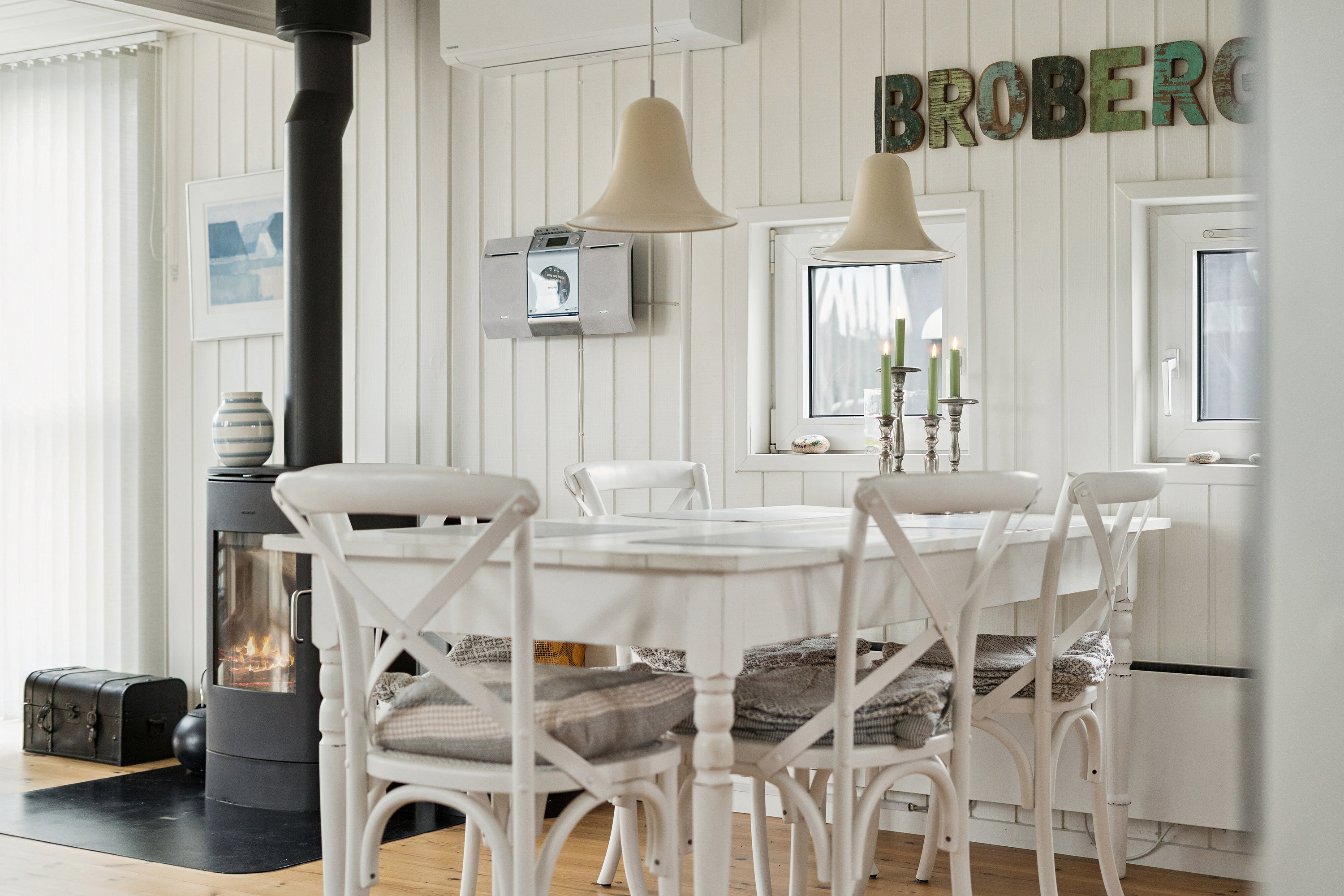 Fremhævet spisestue billede i fuldskærmstilstand. Billede af Rønnebærvej 11, Lønstrup, 9800 Hjørring