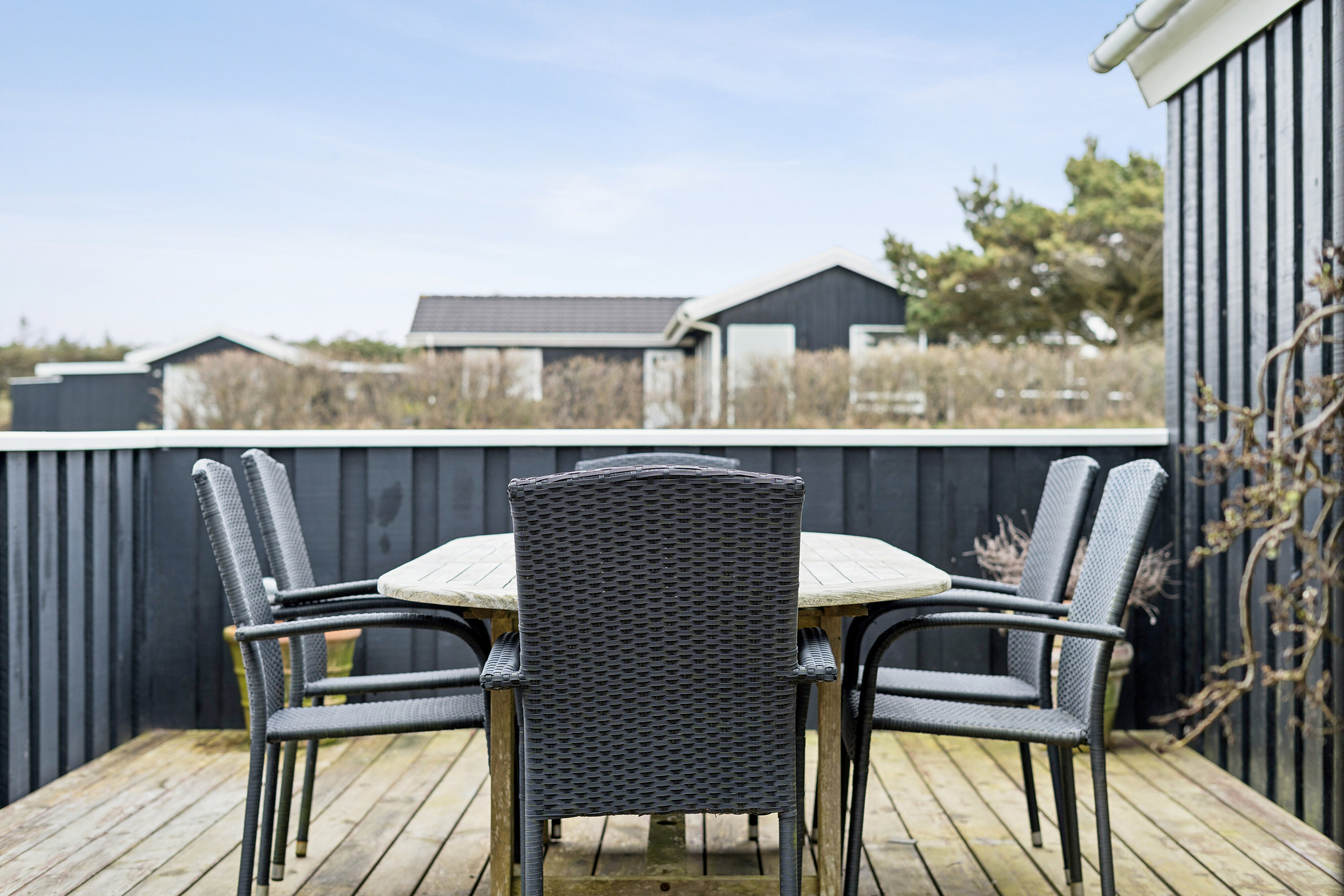 Fremhævet terrasse billede i fuldskærmstilstand. Billede af Rønnebærvej 11, Lønstrup, 9800 Hjørring