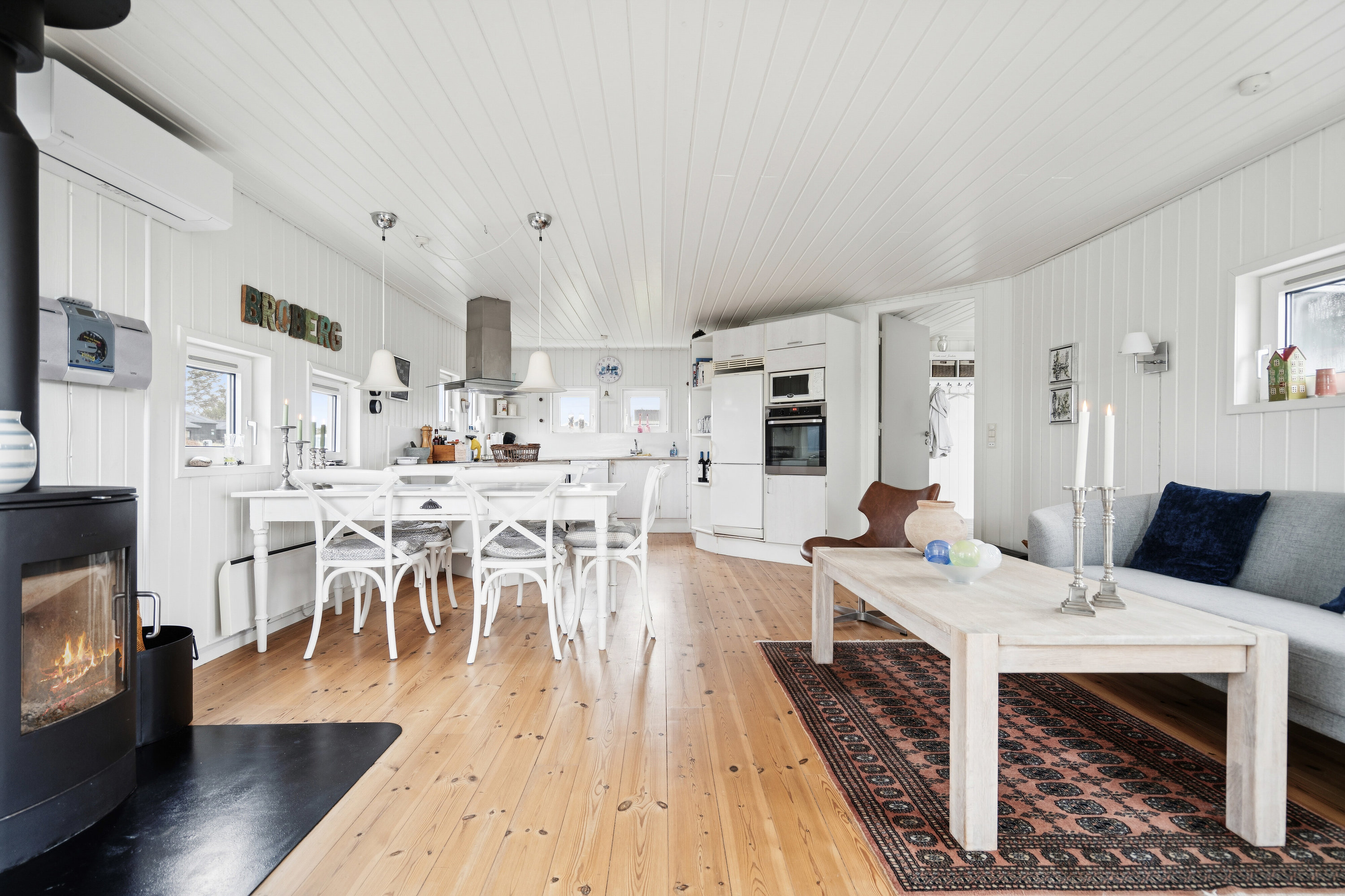 Fremhævet stue billede i fuldskærmstilstand. Billede af Rønnebærvej 11, Lønstrup, 9800 Hjørring