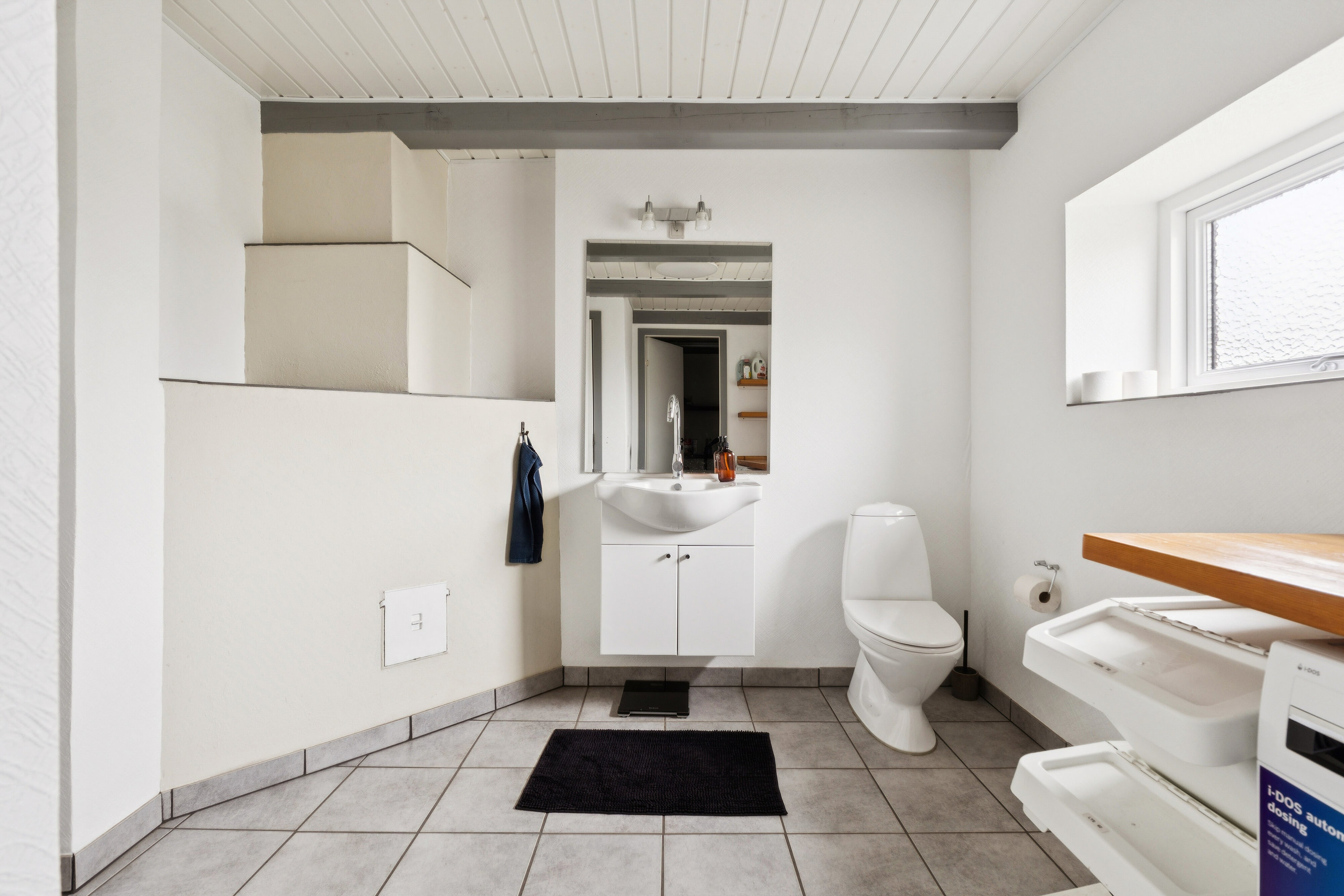 Fremhævet badeværelse billede i fuldskærmstilstand. Billede af Fjellebrovej 9, Herringe, 5750 Ringe