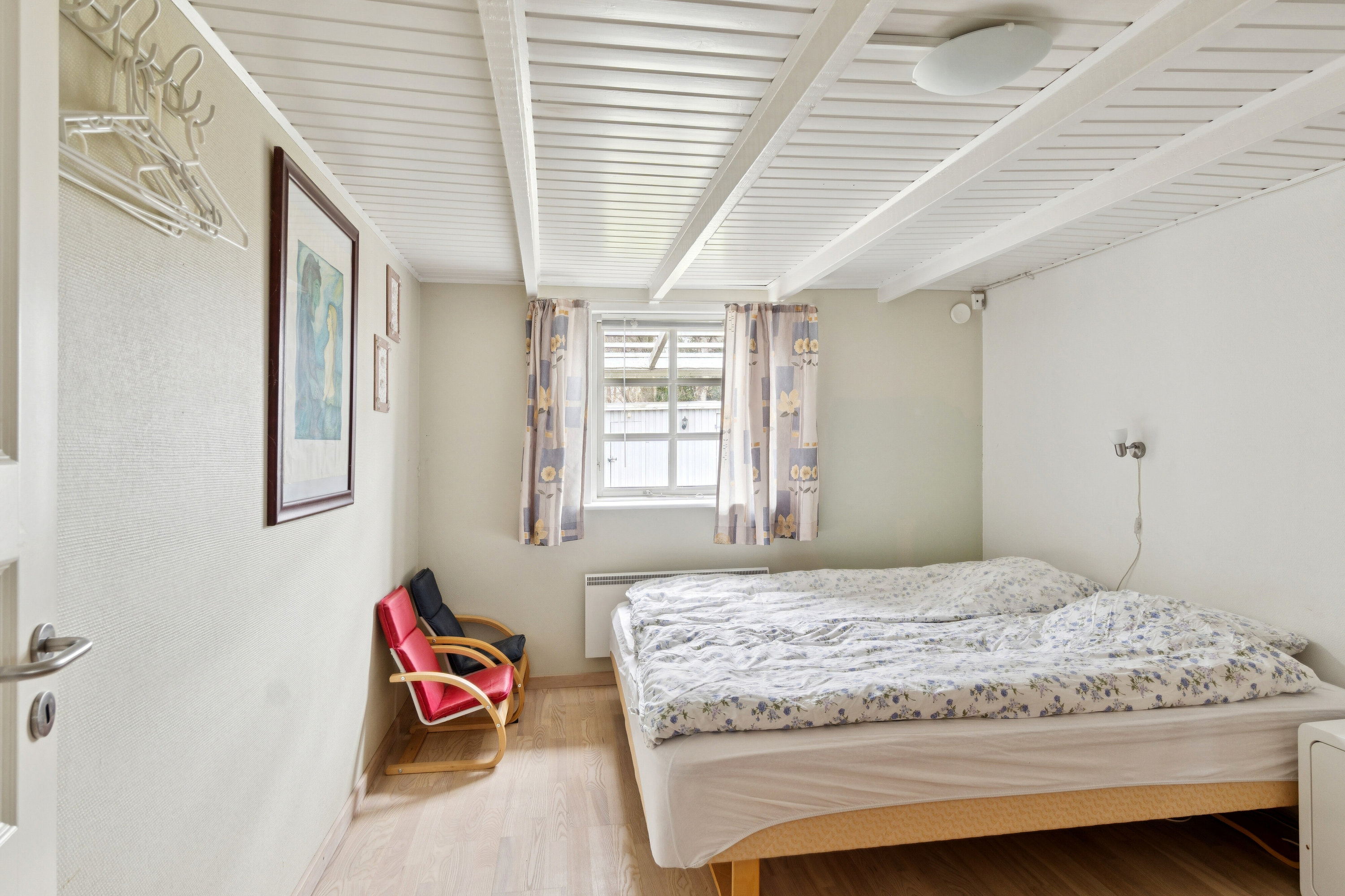 Fremhævet soveværelse billede i fuldskærmstilstand. Billede af Fyrrestien Vest 4, Bjerge Sydstrand, 4480 Store Fuglede