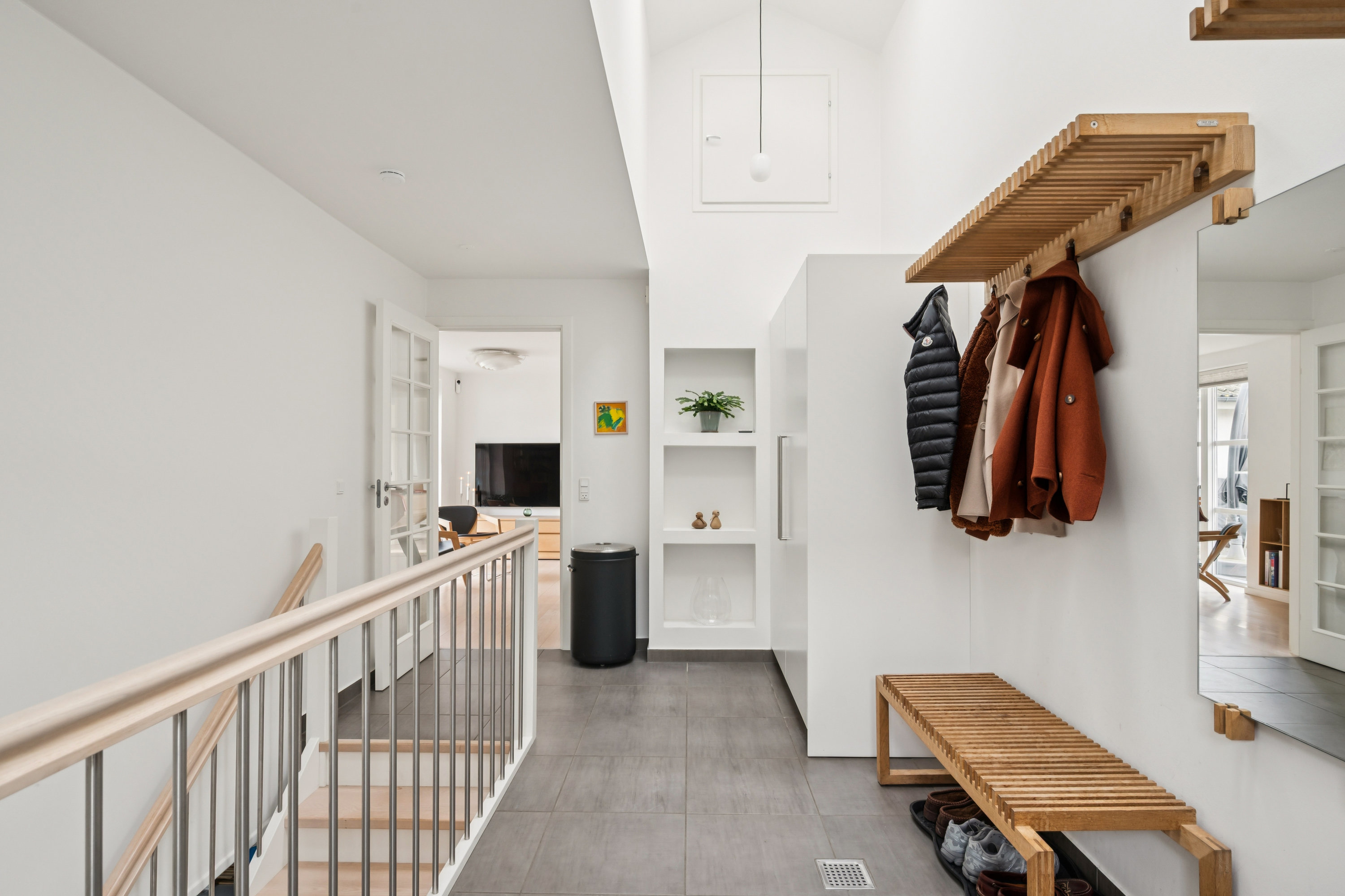 Fremhævet gang billede i fuldskærmstilstand. Billede af Præstevangen 2, Søften, 8382 Hinnerup