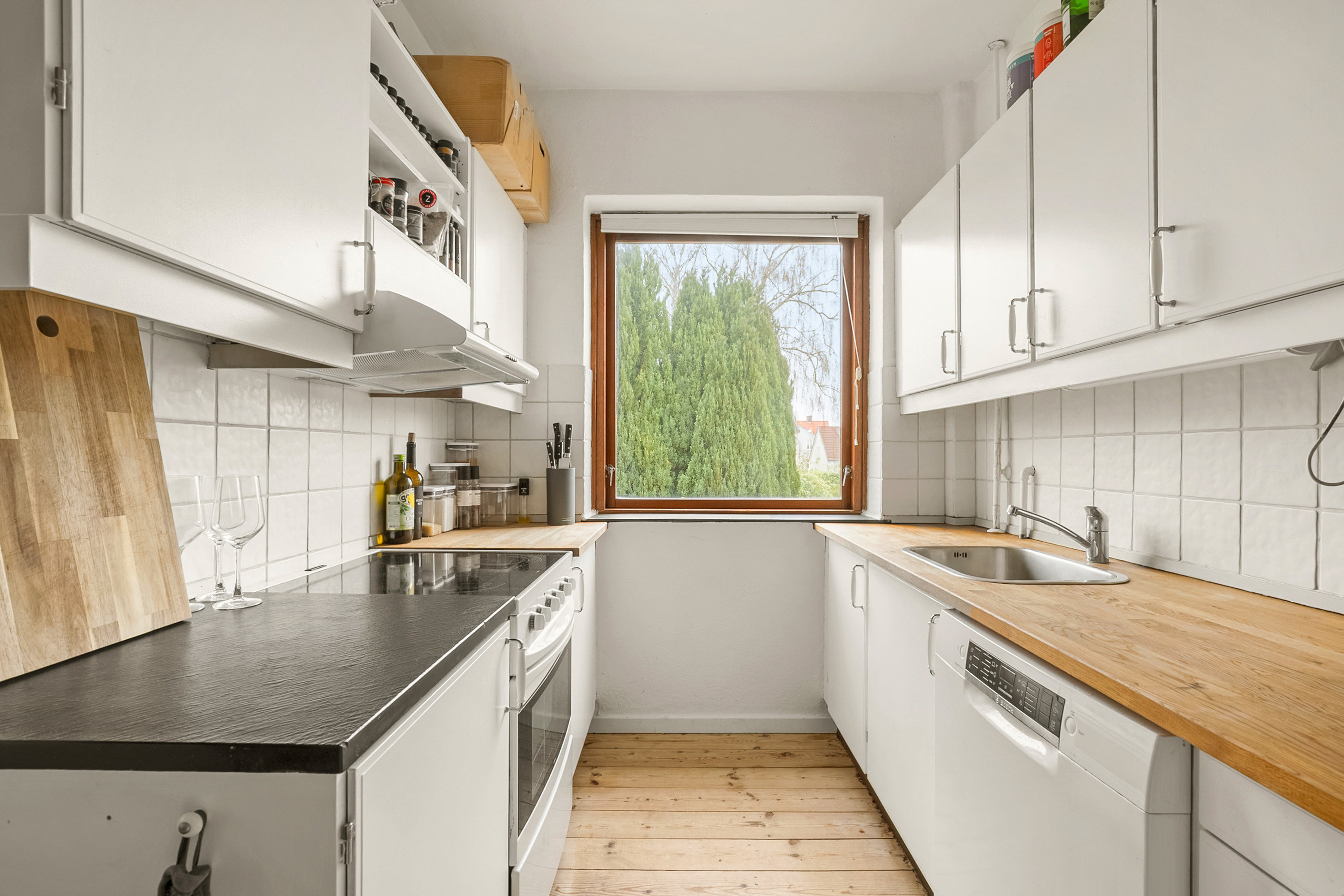 Fremhævet køkken billede i fuldskærmstilstand. Billede af Nyvangsvej 10, 1. tv., 5000 Odense C