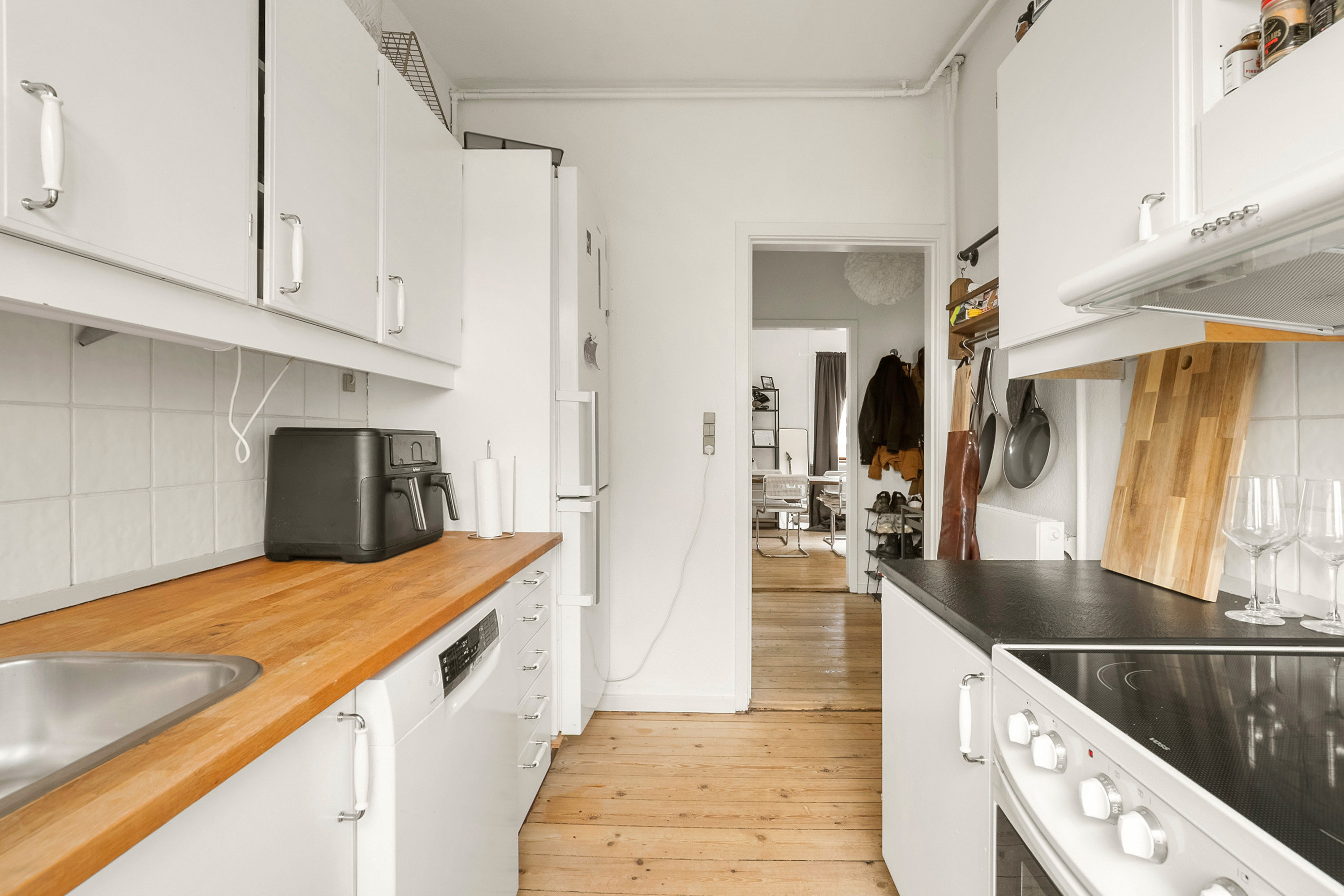 Fremhævet køkken billede i fuldskærmstilstand. Billede af Nyvangsvej 10, 1. tv., 5000 Odense C