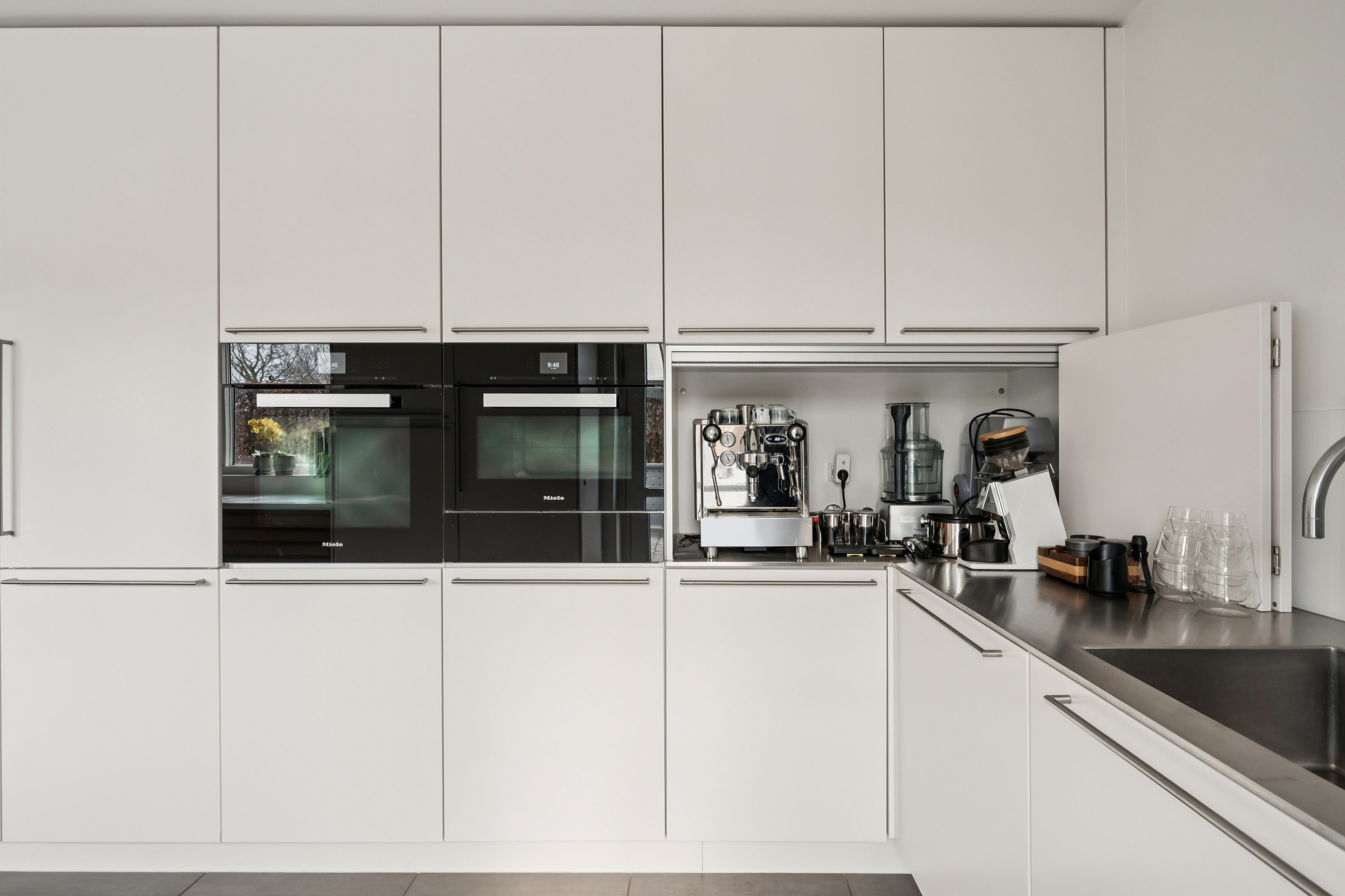 Fremhævet køkken billede i fuldskærmstilstand. Billede af Præstevangen 2, Søften, 8382 Hinnerup