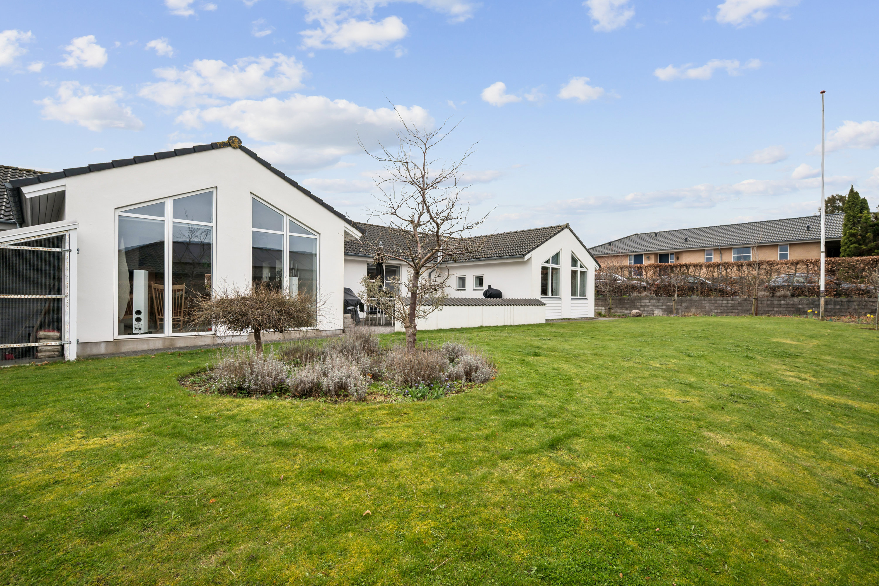 Fremhævet andet billede i fuldskærmstilstand. Billede af Præstevangen 2, Søften, 8382 Hinnerup