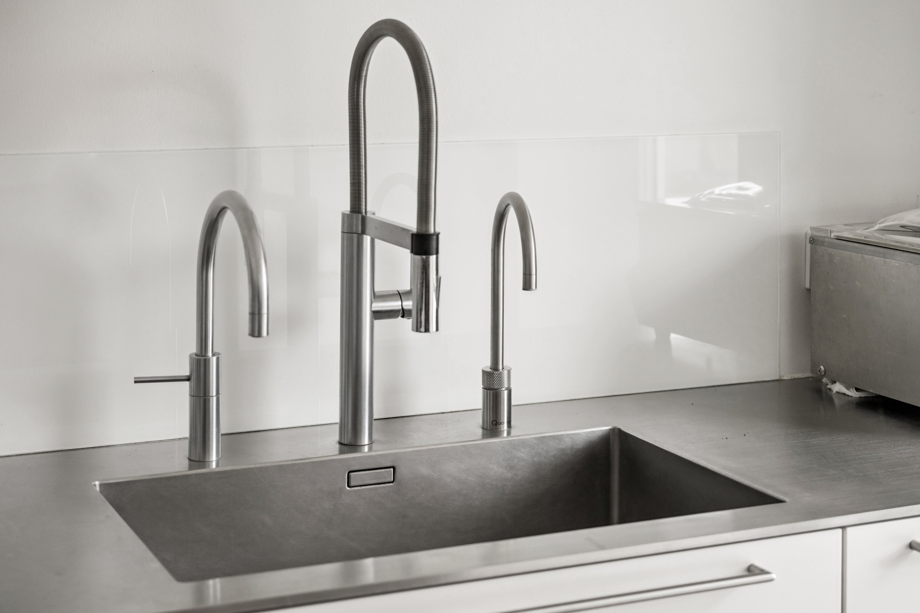 Fremhævet køkken billede i fuldskærmstilstand. Billede af Præstevangen 2, Søften, 8382 Hinnerup