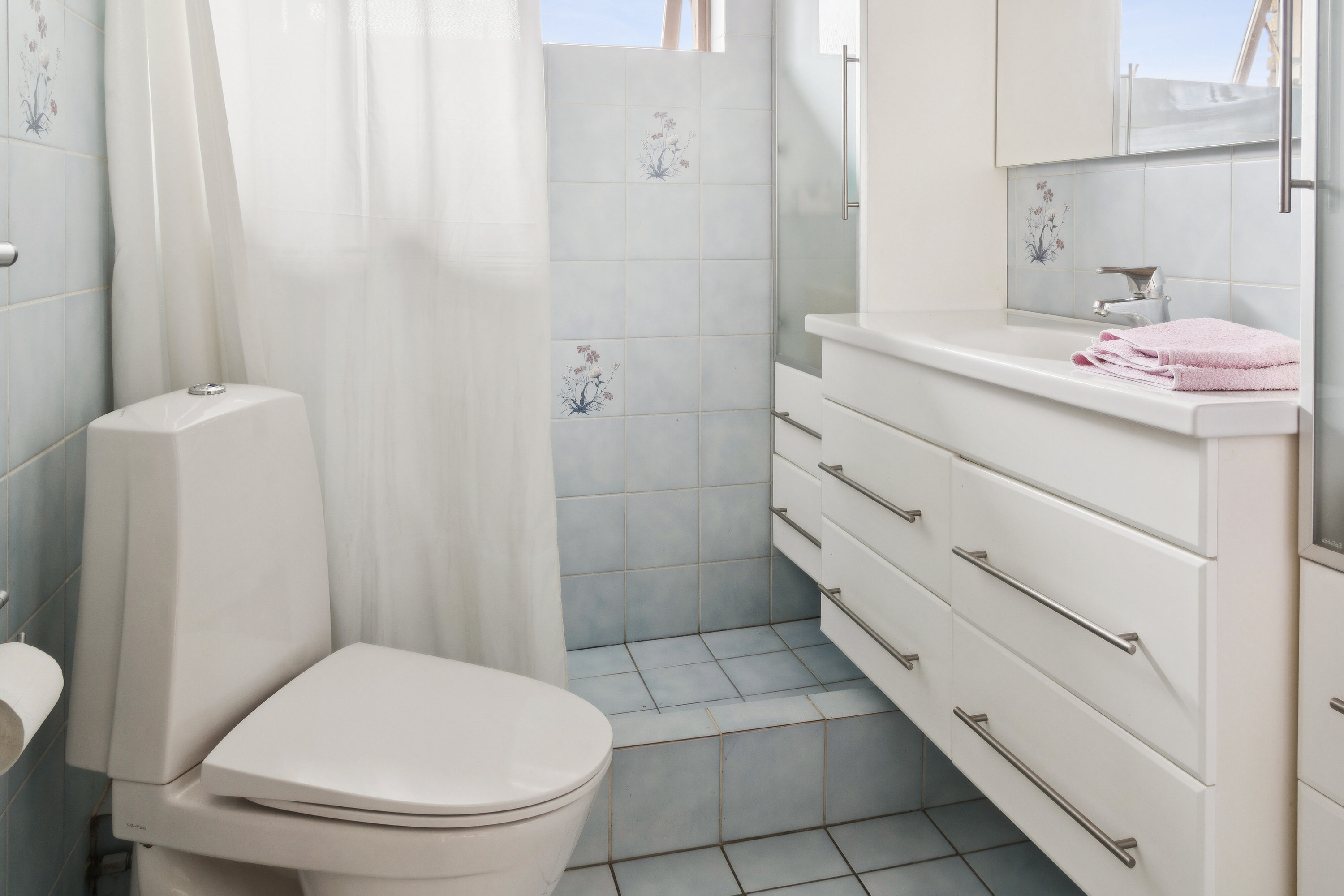 Fremhævet badeværelse billede i fuldskærmstilstand. Billede af Forsythiavej 12, 8270 Højbjerg