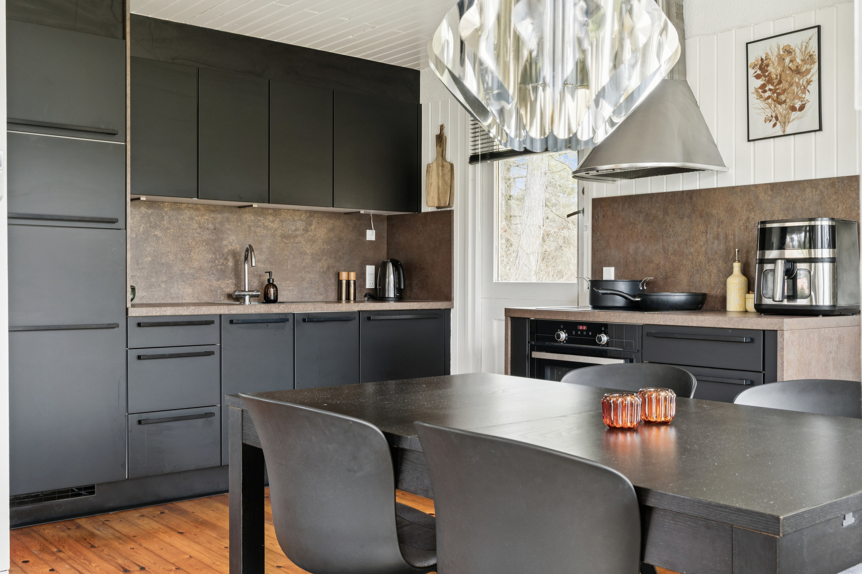 Fremhævet køkken billede i fuldskærmstilstand. Billede af Skadevænget 41, Vellerup, 4050 Skibby