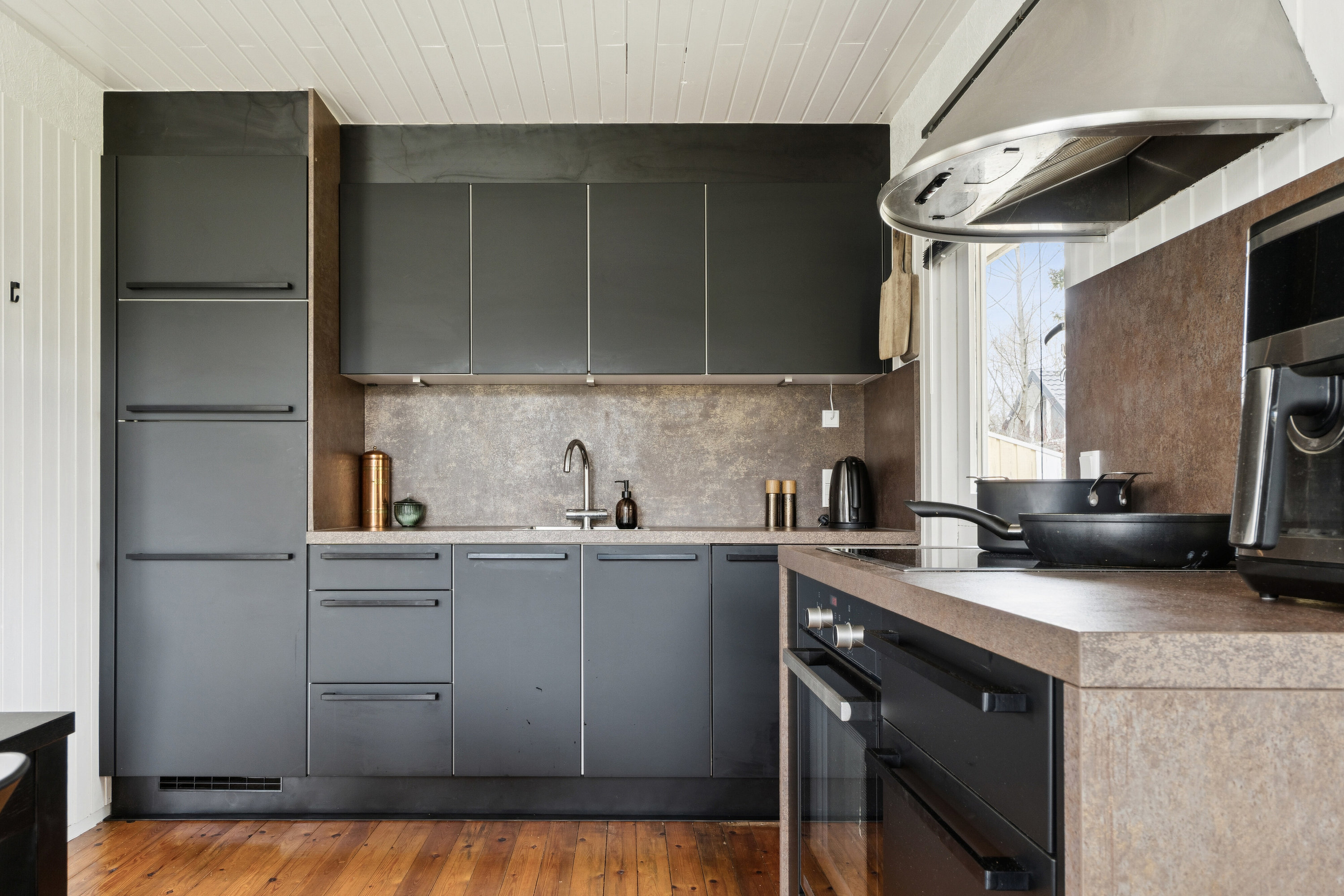 Fremhævet køkken billede i fuldskærmstilstand. Billede af Skadevænget 41, Vellerup, 4050 Skibby