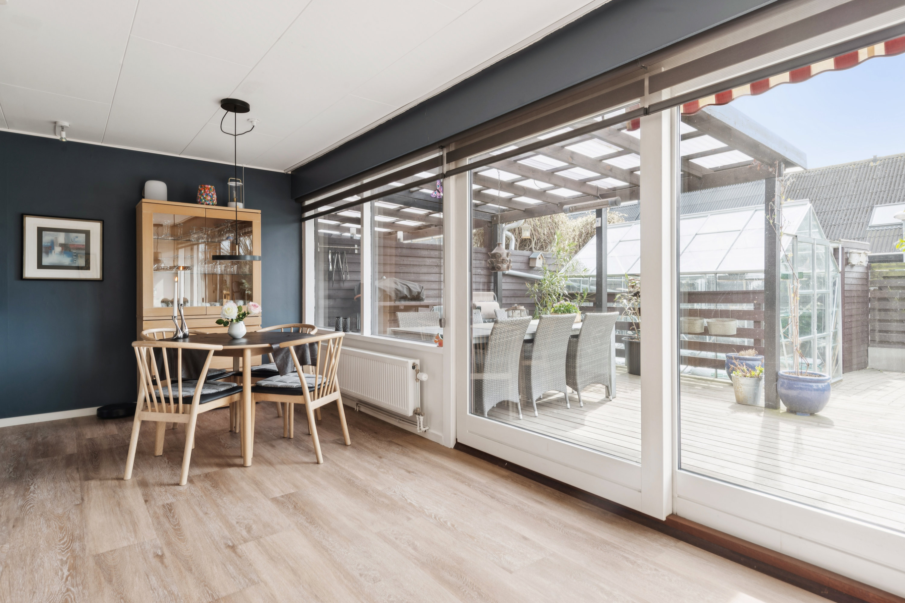 Fremhævet stue billede i fuldskærmstilstand. Billede af Dyringparken 216, 2660 Brøndby Strand