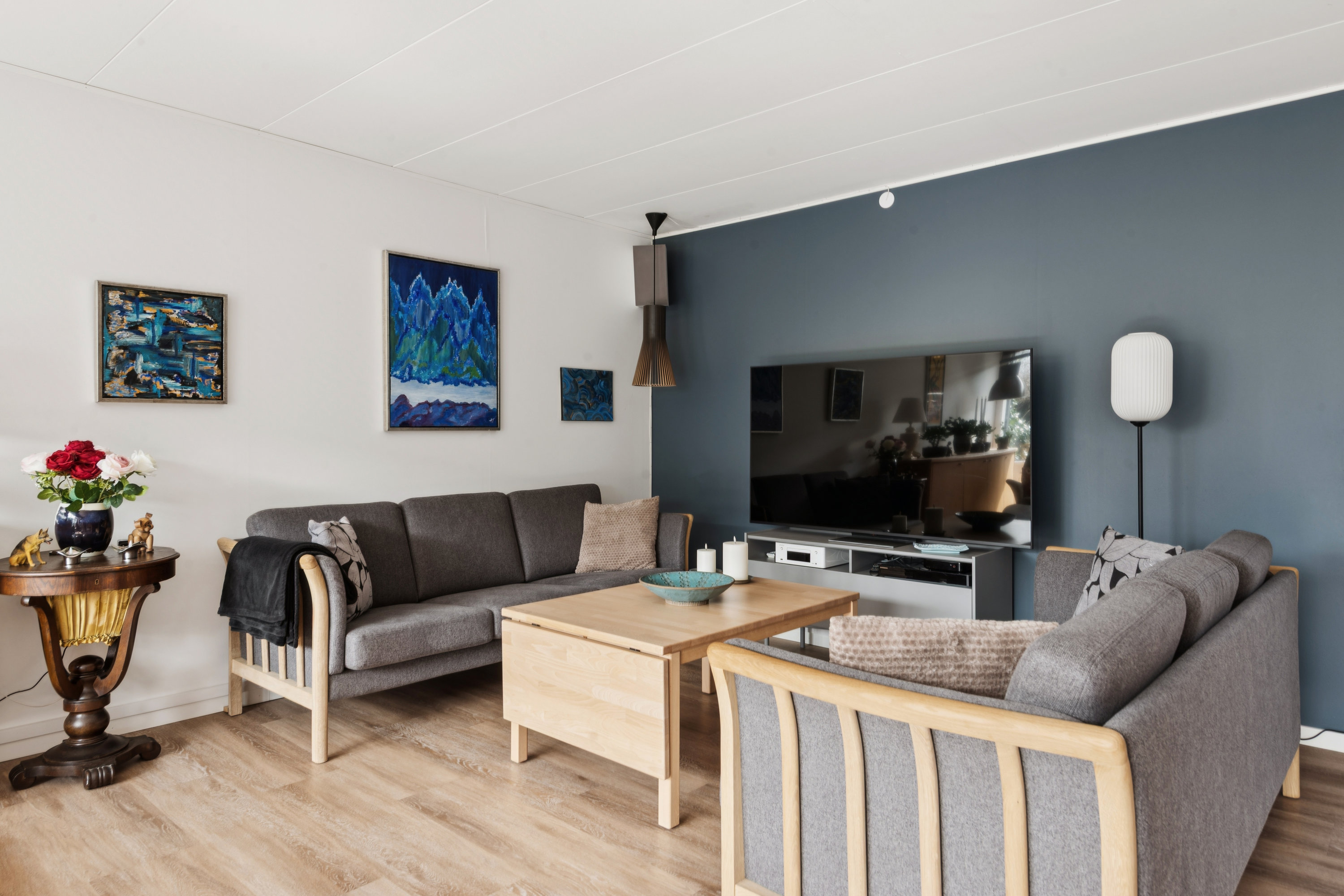 Fremhævet stue billede i fuldskærmstilstand. Billede af Dyringparken 216, 2660 Brøndby Strand