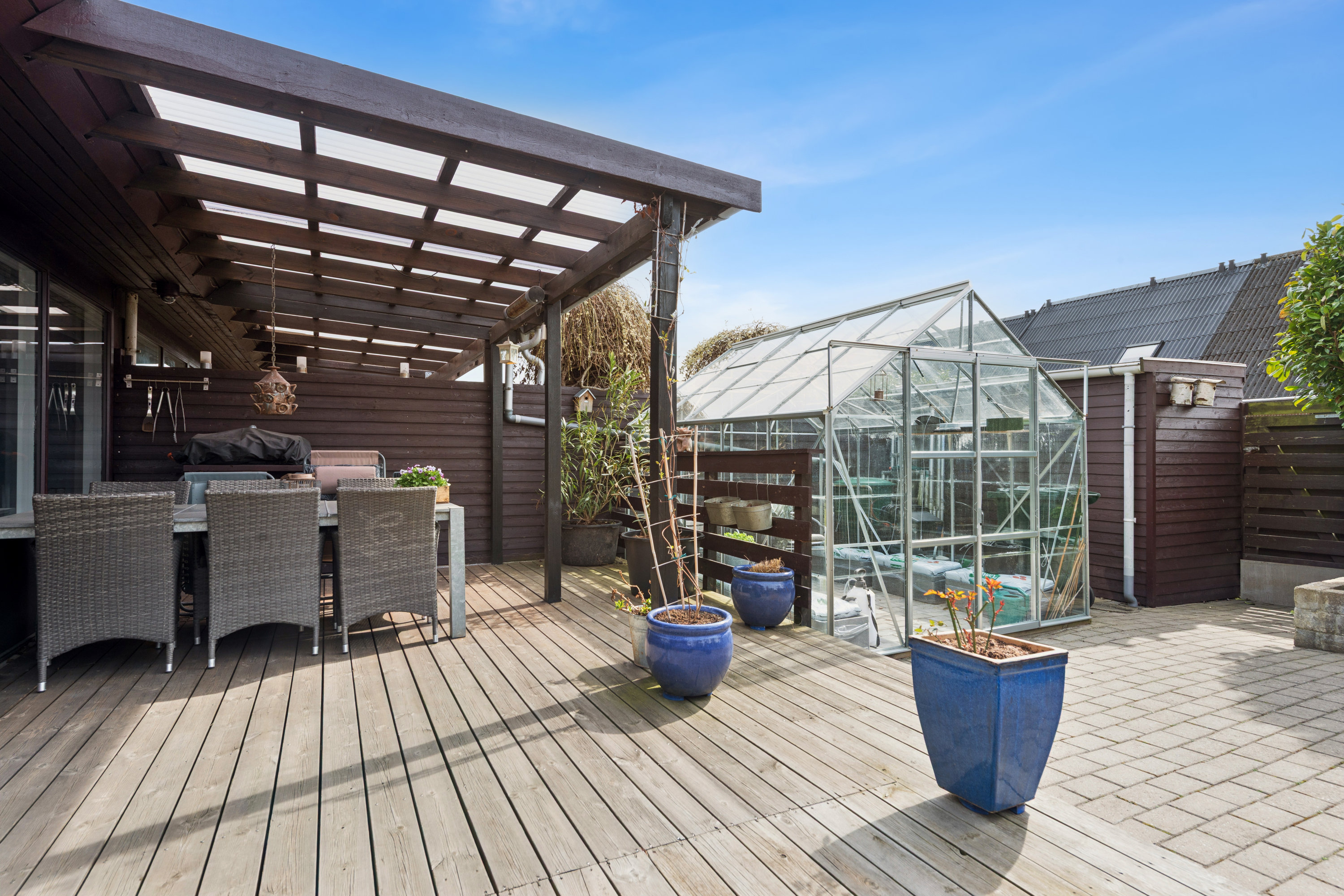 Fremhævet terrasse billede i fuldskærmstilstand. Billede af Dyringparken 216, 2660 Brøndby Strand