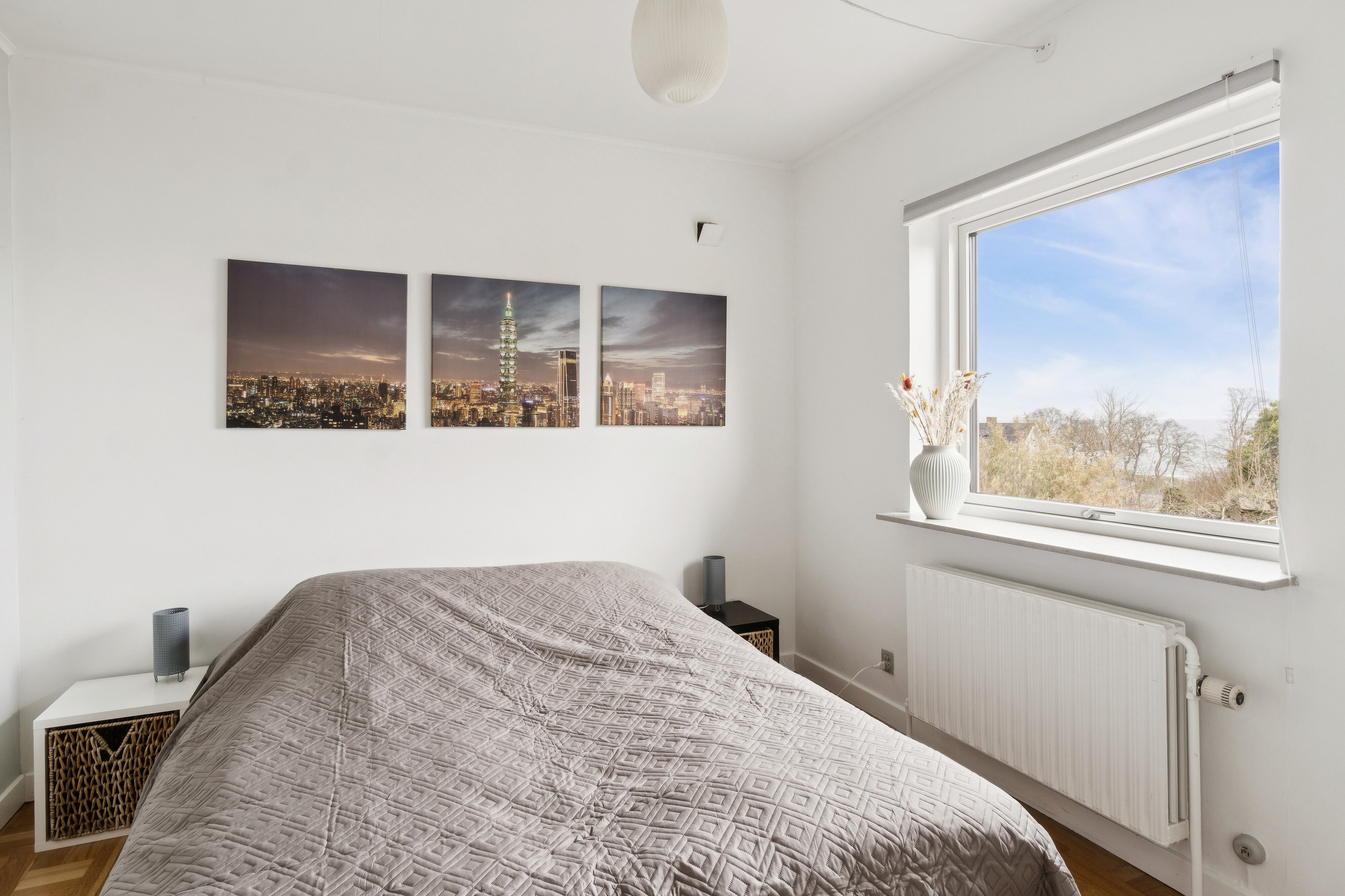 Fremhævet soveværelse billede i fuldskærmstilstand. Billede af Strandvejen 5, 3770 Allinge