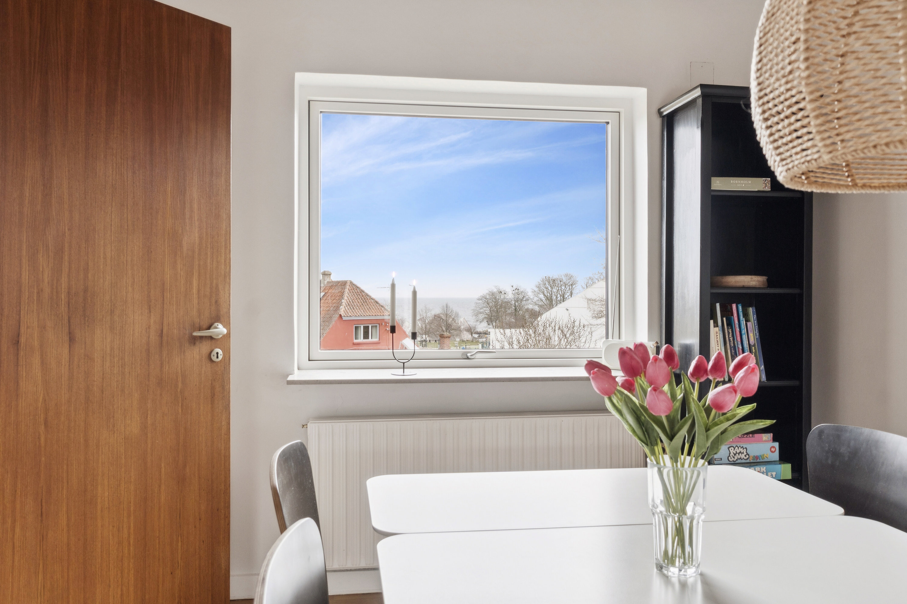 Fremhævet spisestue billede i fuldskærmstilstand. Billede af Strandvejen 5, 3770 Allinge