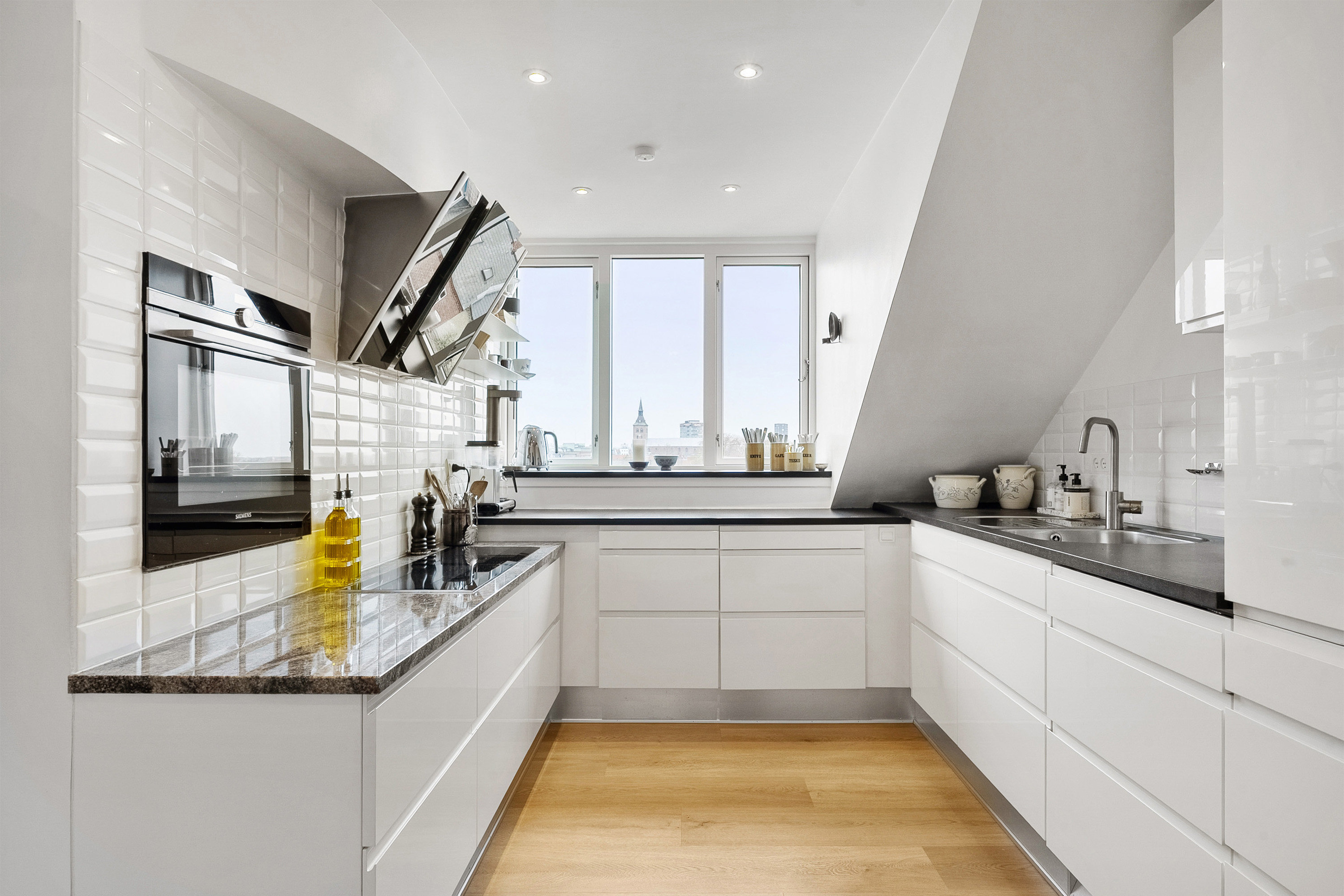 Fremhævet køkken billede i fuldskærmstilstand. Billede af Hunderupvej 28, 3. tv., 5000 Odense C