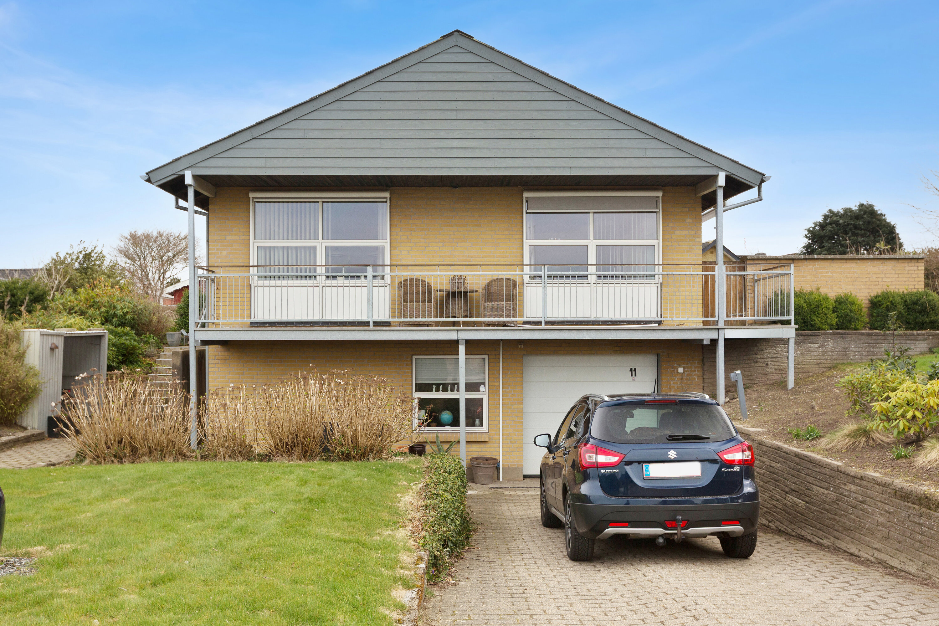 Fremhævet set fra vejen billede i fuldskærmstilstand. Billede af Fullasvej 11, 9800 Hjørring