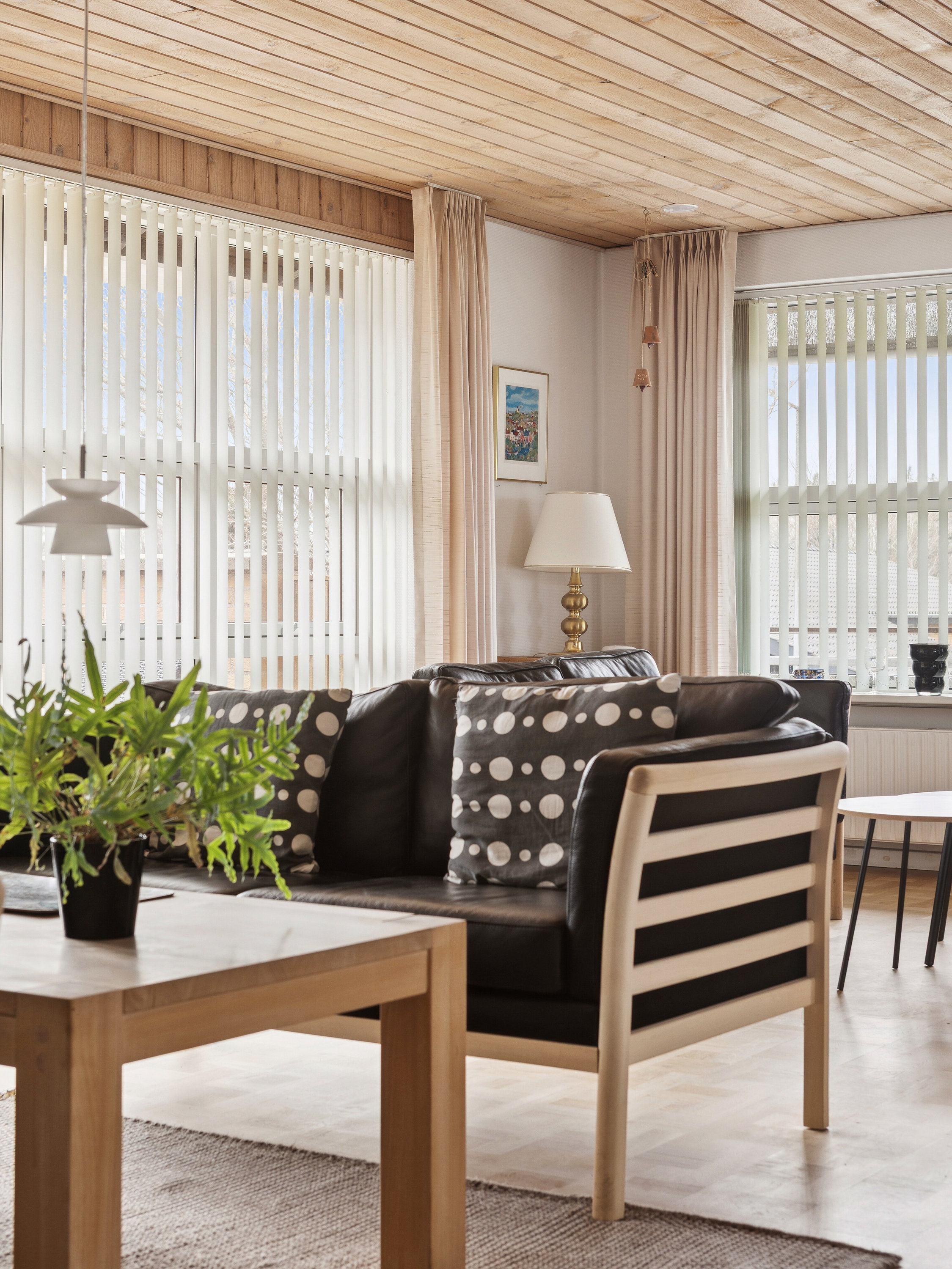 Fremhævet stue billede i fuldskærmstilstand. Billede af Fullasvej 11, 9800 Hjørring