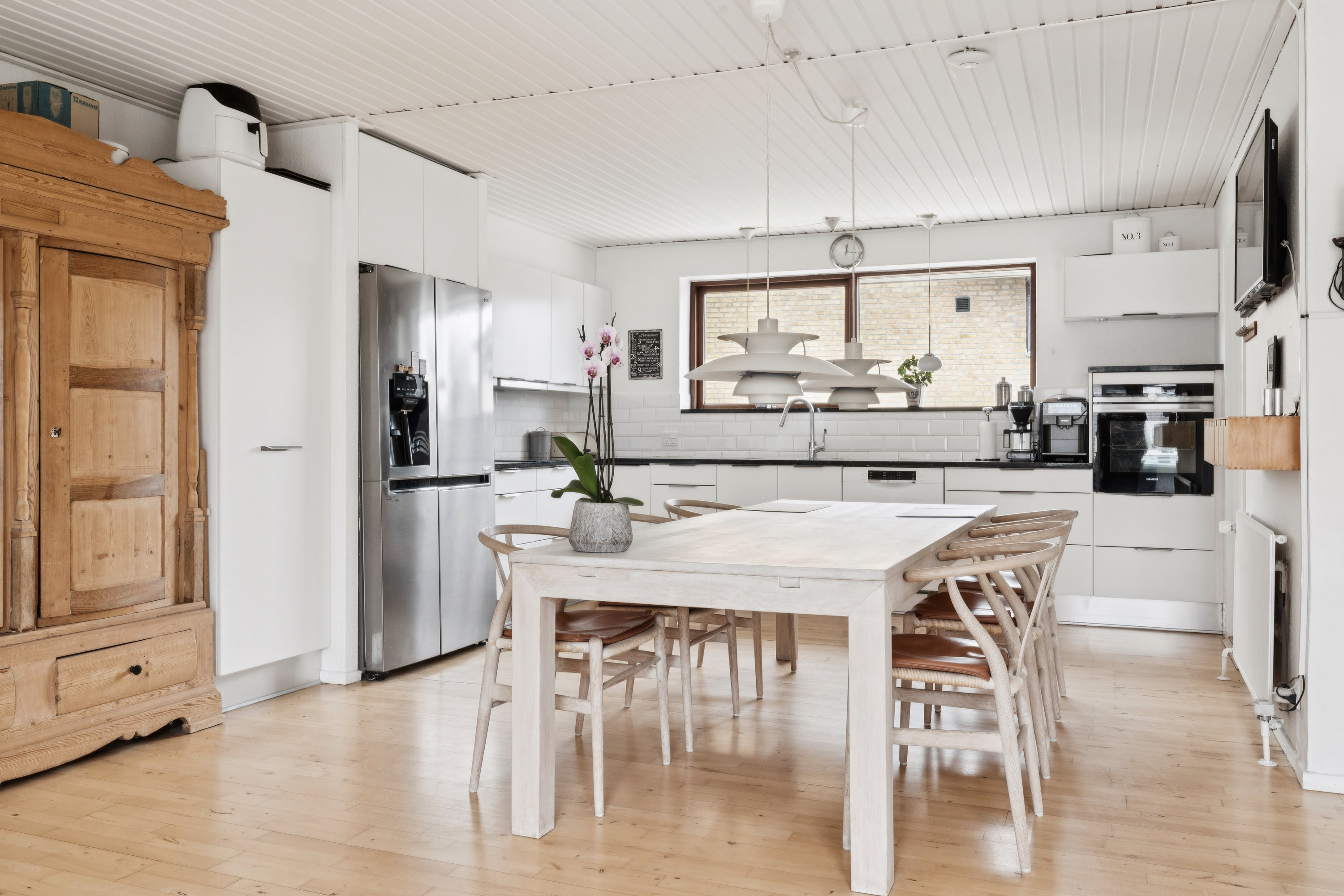 Fremhævet køkken billede i fuldskærmstilstand. Billede af Lykkegårdsvej 54, Gug, 9210 Aalborg SØ