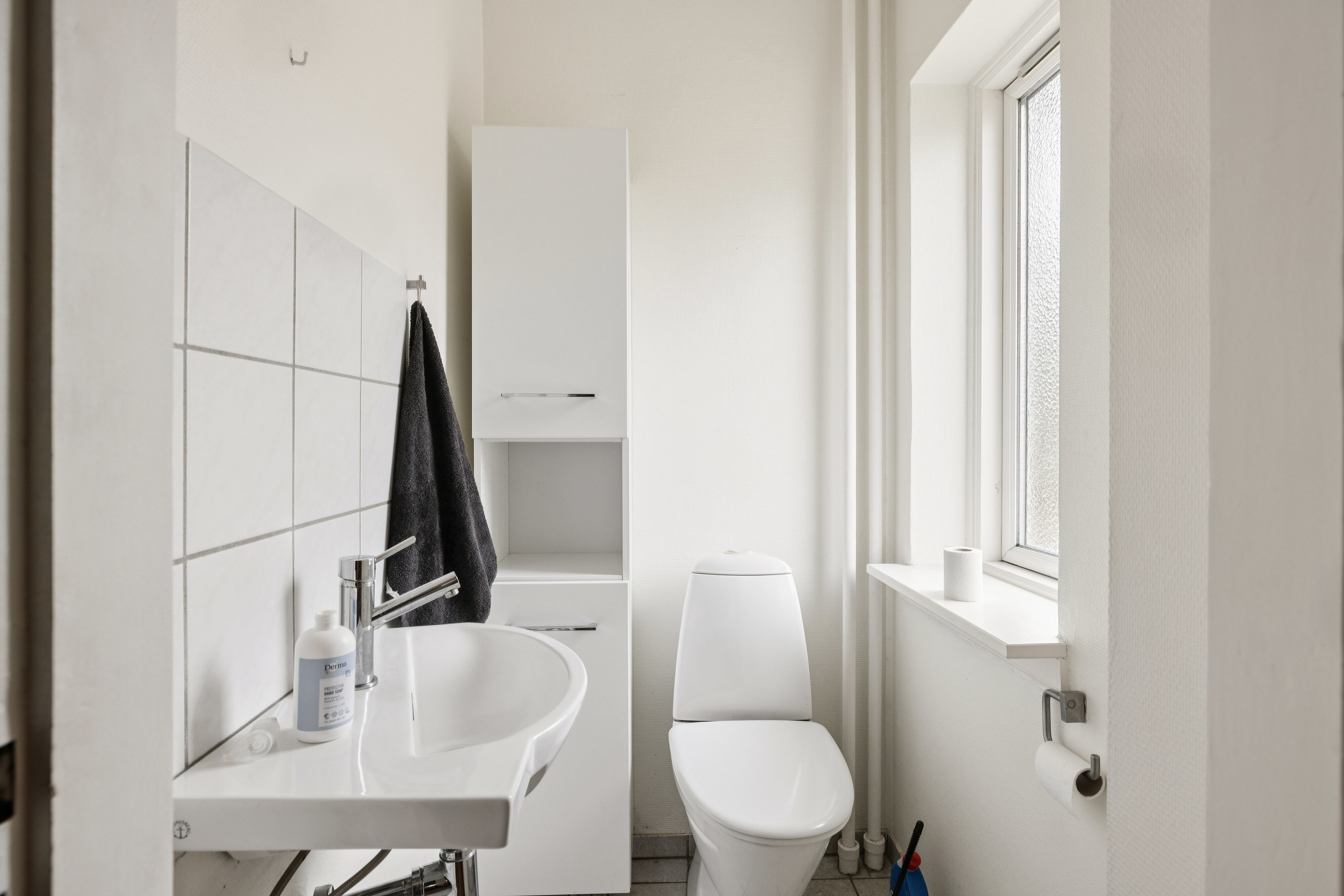 Fremhævet badeværelse billede i fuldskærmstilstand. Billede af Davinde Bygade 36, Davinde, 5220 Odense SØ