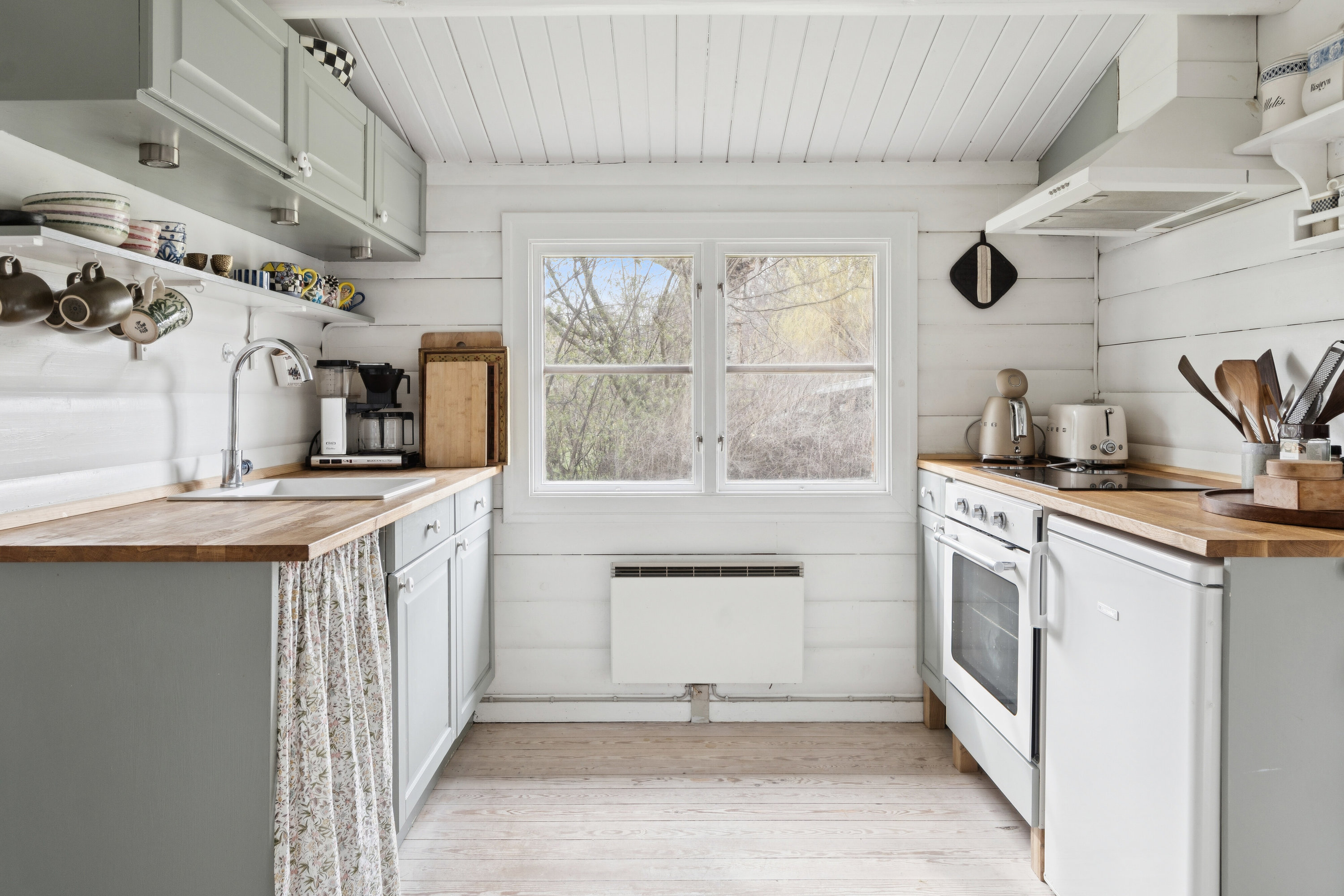 Fremhævet køkken billede i fuldskærmstilstand. Billede af Mølledalen 4, 3120 Dronningmølle