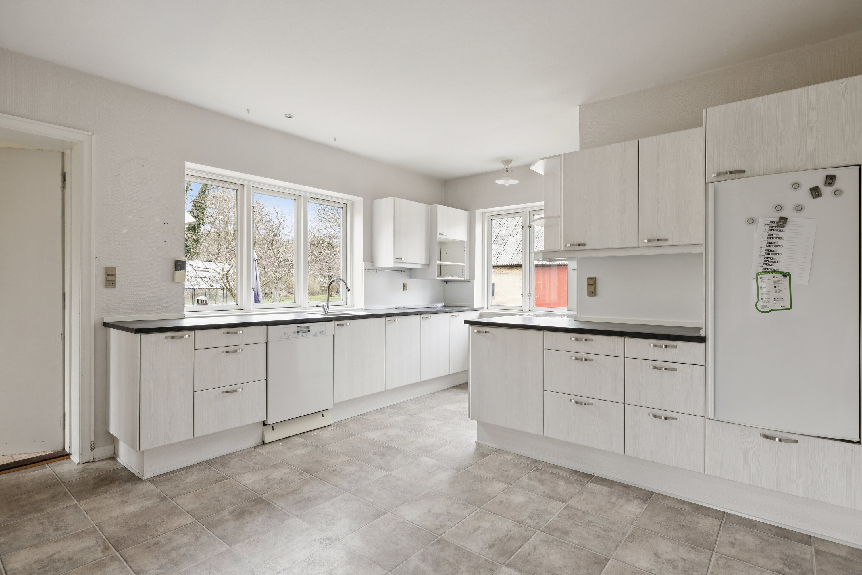 Fremhævet køkken billede i fuldskærmstilstand. Billede af Davinde Bygade 36, Davinde, 5220 Odense SØ