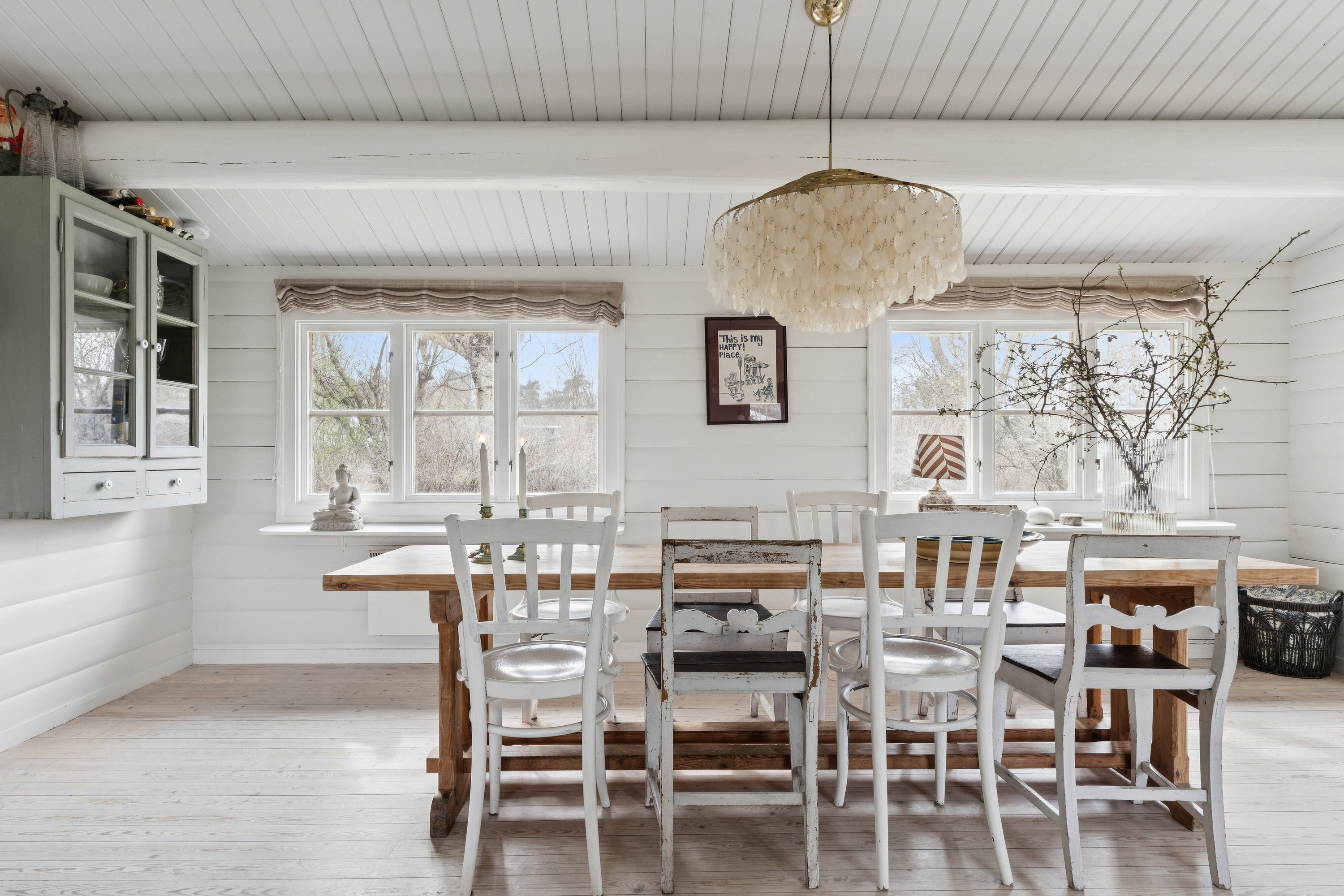 Fremhævet spisestue billede i fuldskærmstilstand. Billede af Mølledalen 4, 3120 Dronningmølle