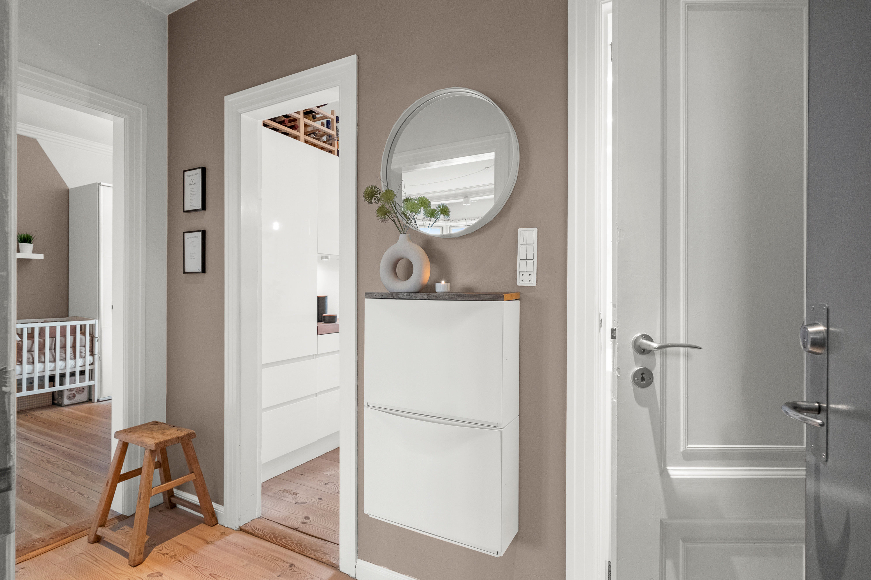 Fremhævet entré billede i fuldskærmstilstand. Billede af Skernvej 6, 3. tv., 8000 Aarhus C