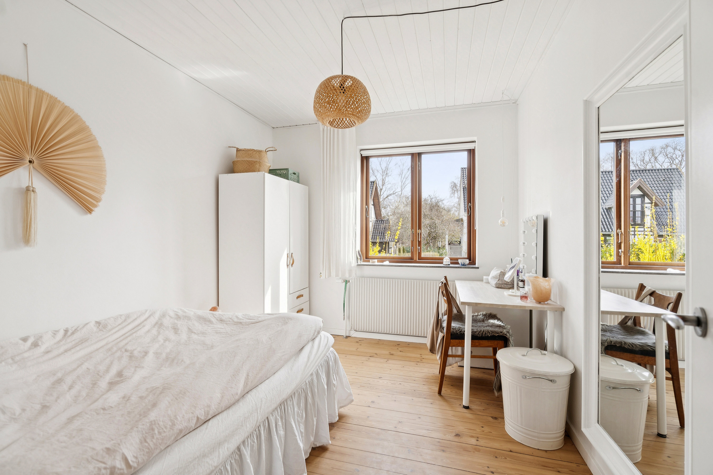 Fremhævet soveværelse billede i fuldskærmstilstand. Billede af Damhusdalen 96, 2610 Rødovre