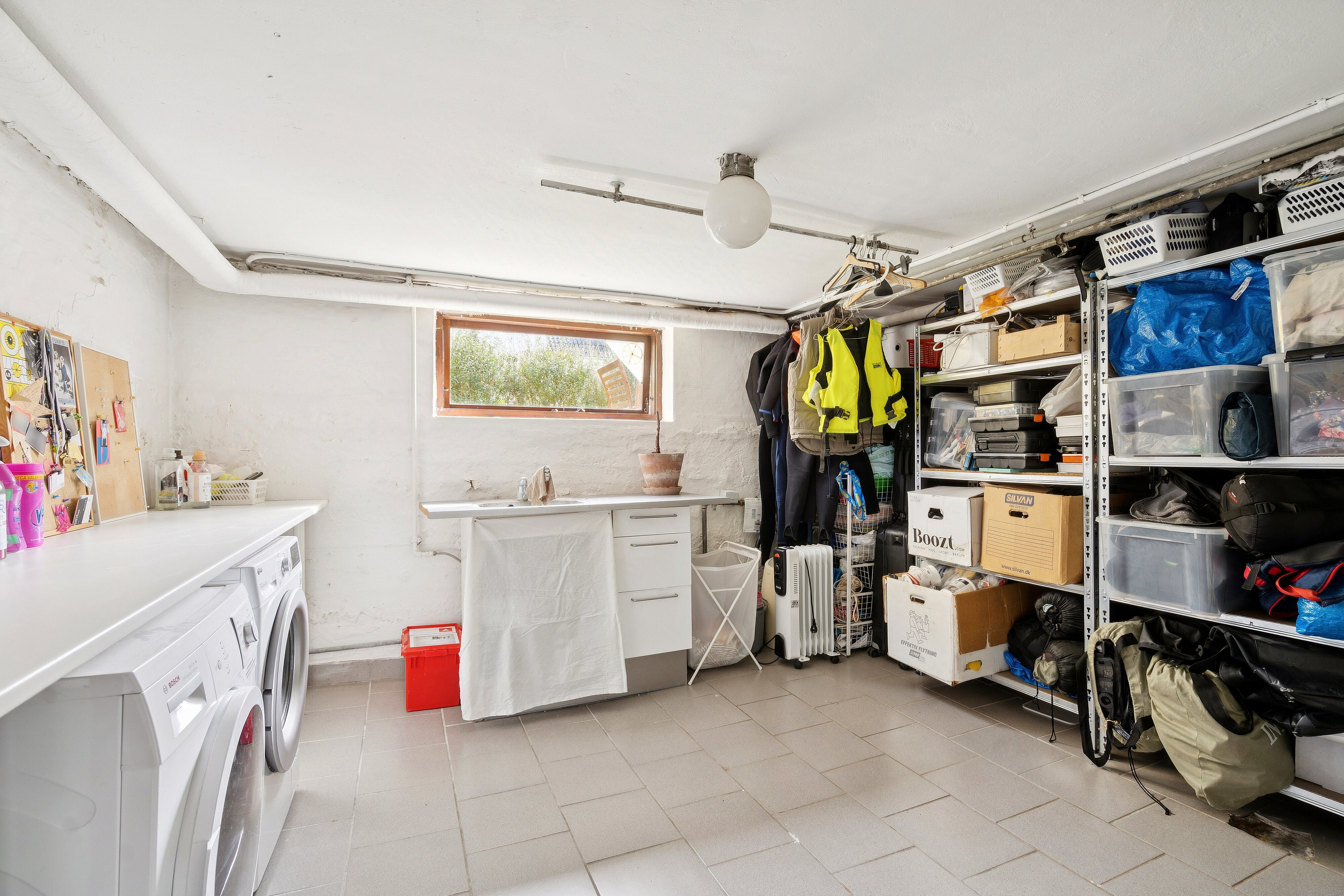 Fremhævet lager billede i fuldskærmstilstand. Billede af Damhusdalen 96, 2610 Rødovre