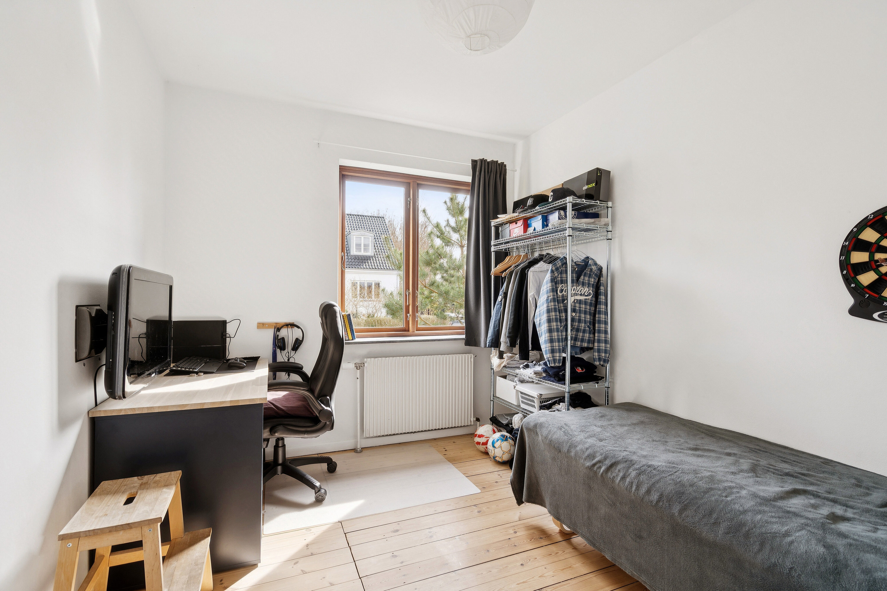 Fremhævet soveværelse billede i fuldskærmstilstand. Billede af Damhusdalen 96, 2610 Rødovre