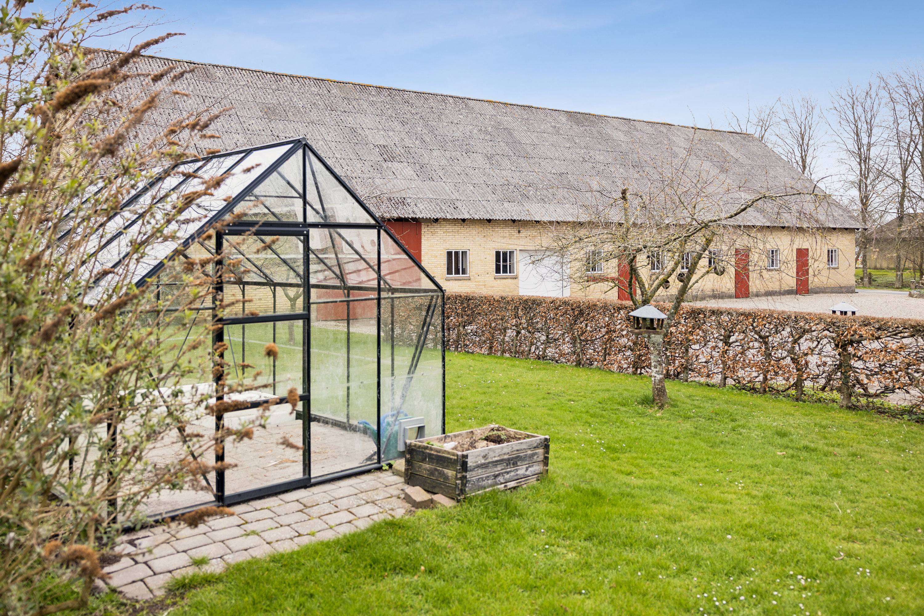 Fremhævet set fra haven billede i fuldskærmstilstand. Billede af Davinde Bygade 36, Davinde, 5220 Odense SØ