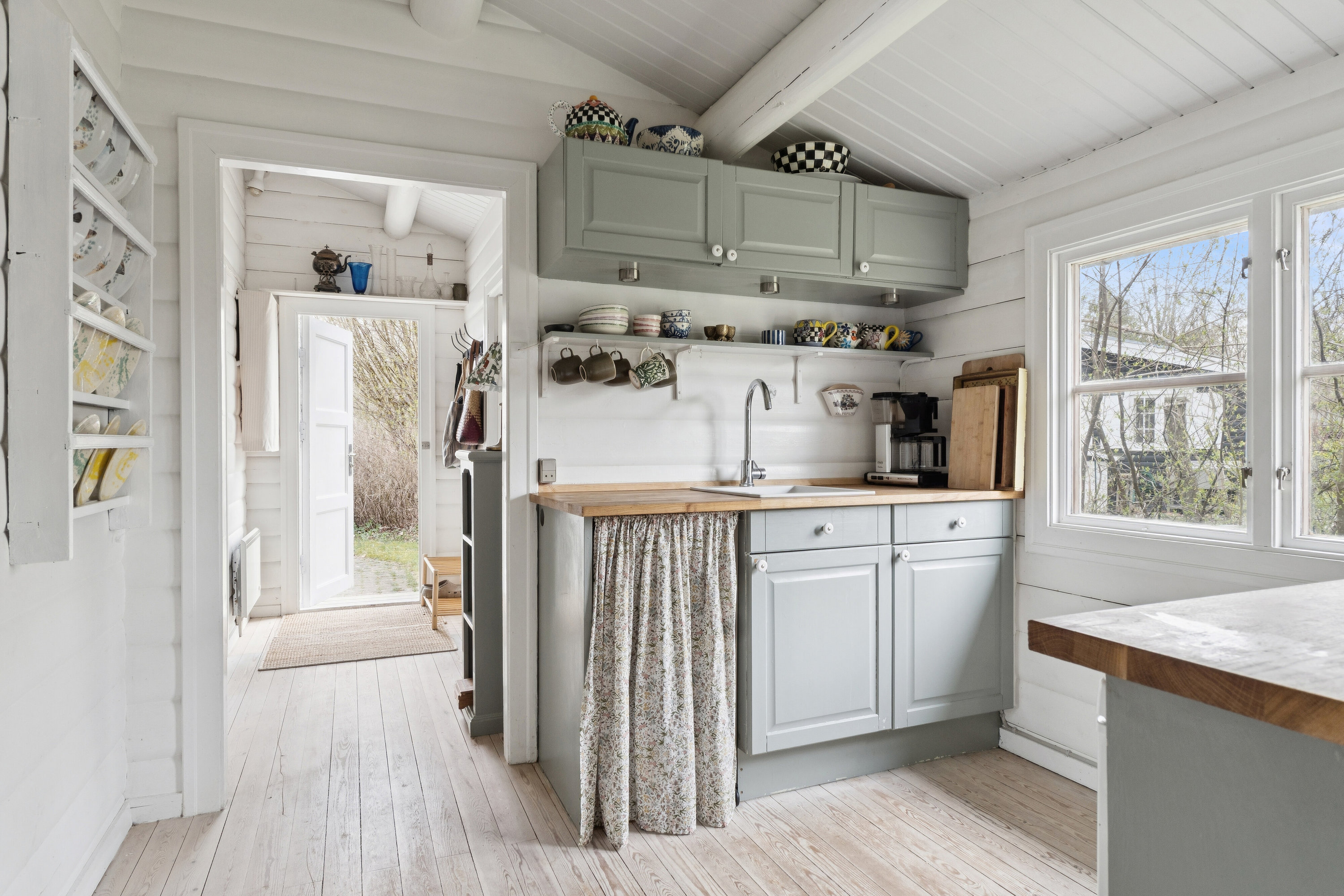 Fremhævet køkken billede i fuldskærmstilstand. Billede af Mølledalen 4, 3120 Dronningmølle