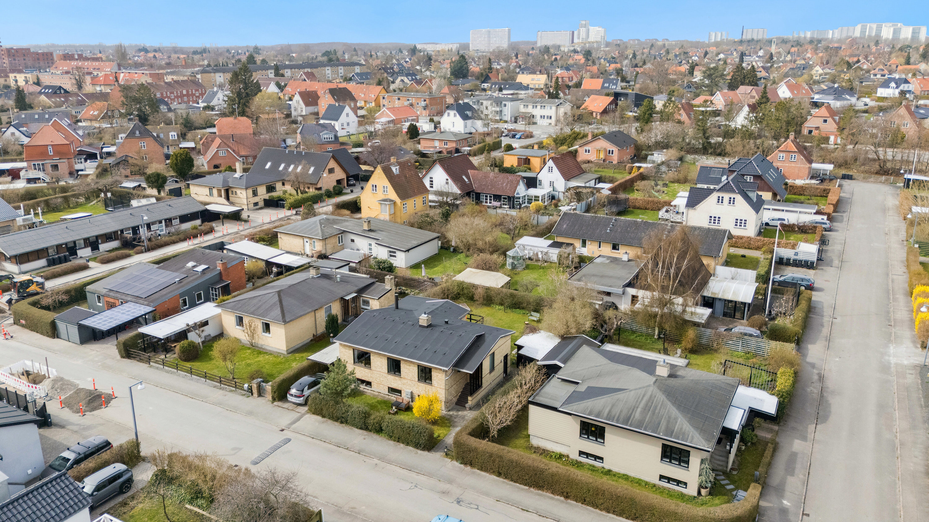 Fremhævet luftfoto billede i fuldskærmstilstand. Billede af Damhusdalen 96, 2610 Rødovre