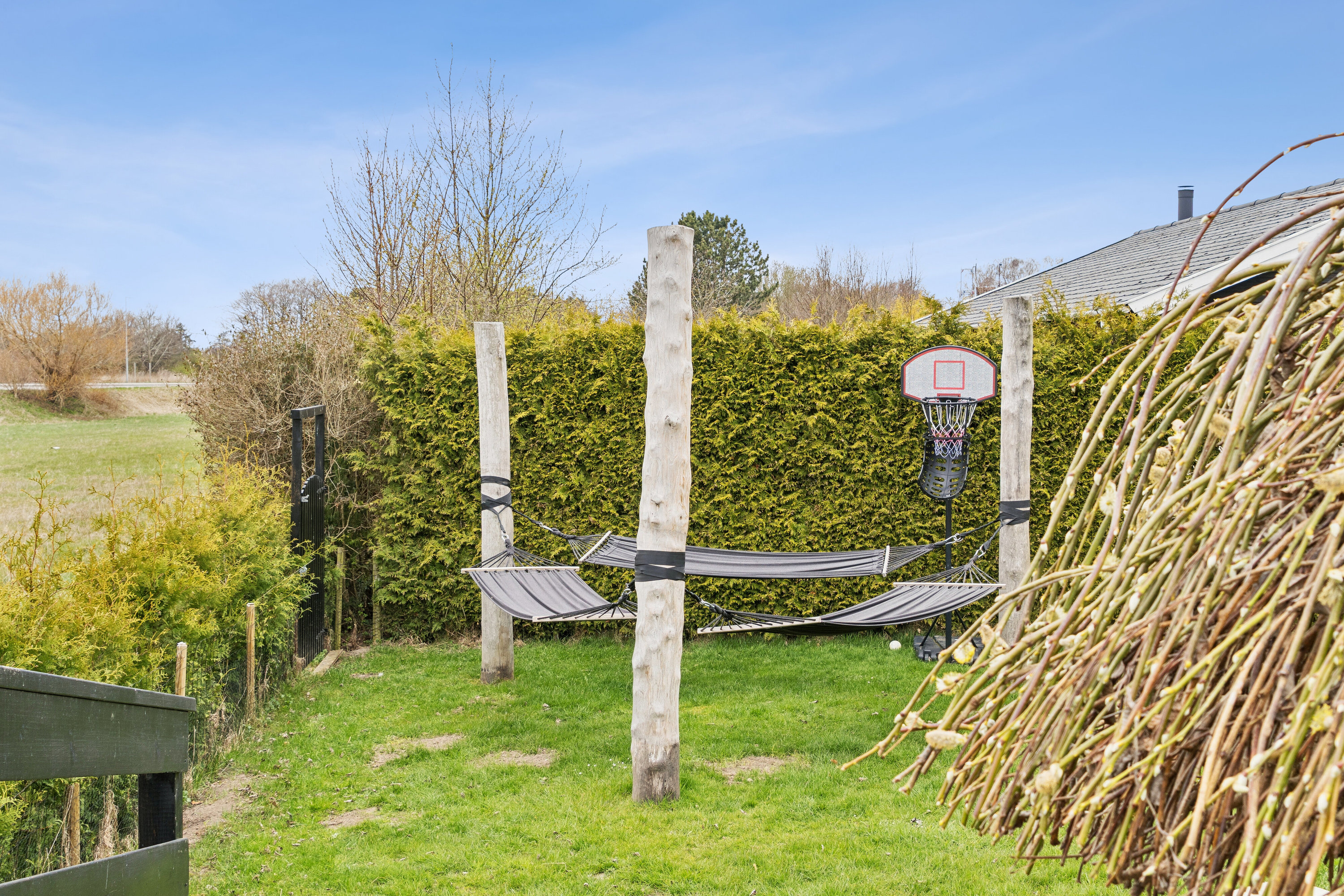 Fremhævet set fra haven billede i fuldskærmstilstand. Billede af Sandagerhusvej 178, 3100 Hornbæk