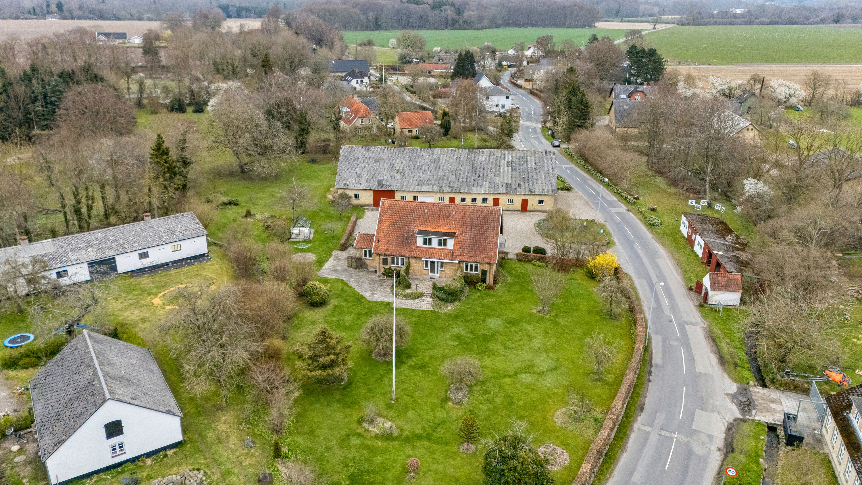 Fremhævet luftfoto billede i fuldskærmstilstand. Billede af Davinde Bygade 36, Davinde, 5220 Odense SØ