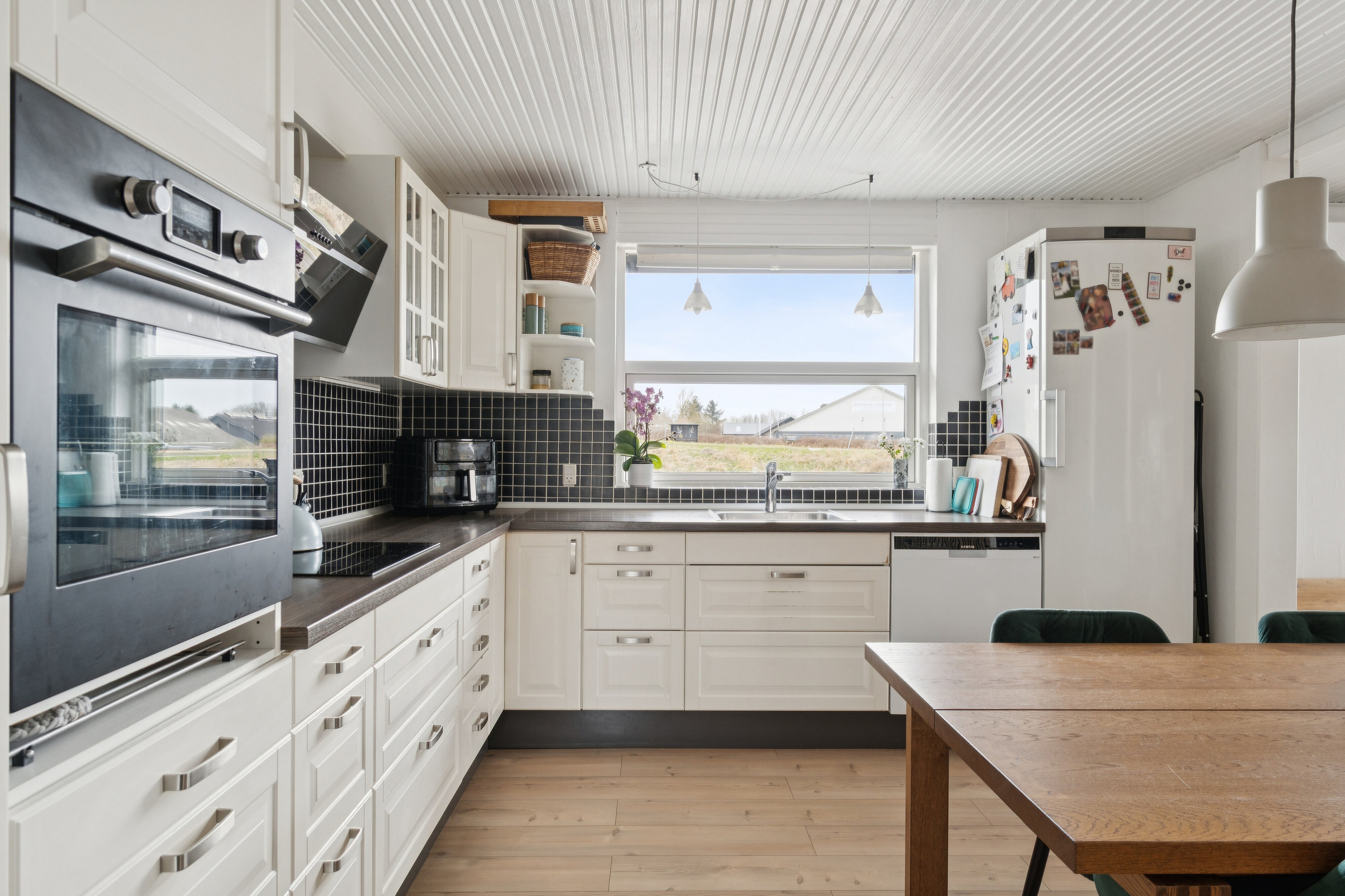 Fremhævet køkken billede i fuldskærmstilstand. Billede af Sandagerhusvej 178, 3100 Hornbæk